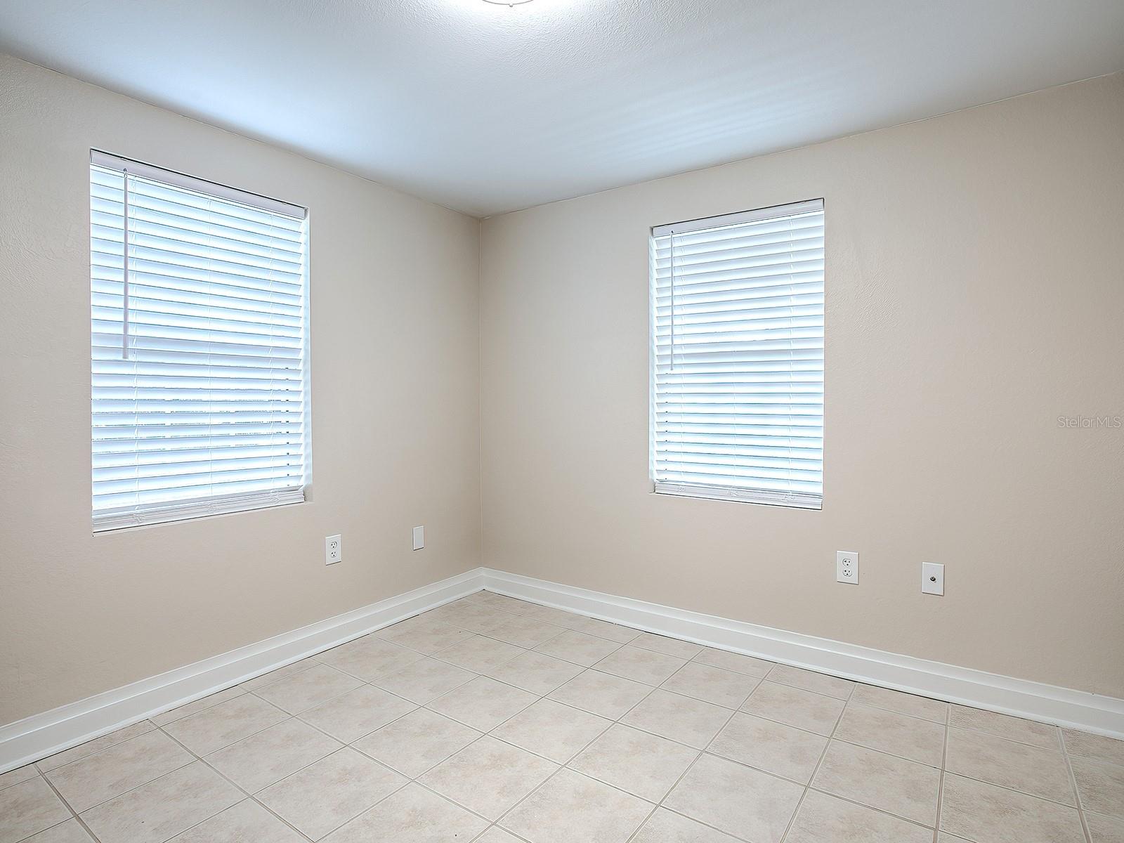 1323 LIBERTY AVE, MOUNT DORA, FL, 32757