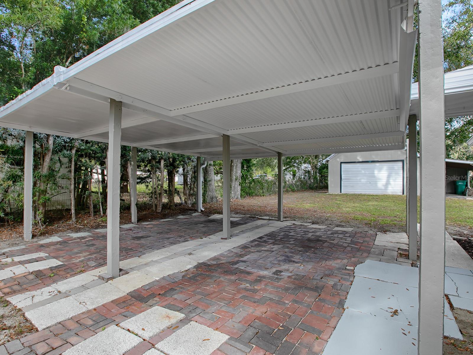 1323 LIBERTY AVE, MOUNT DORA, FL, 32757