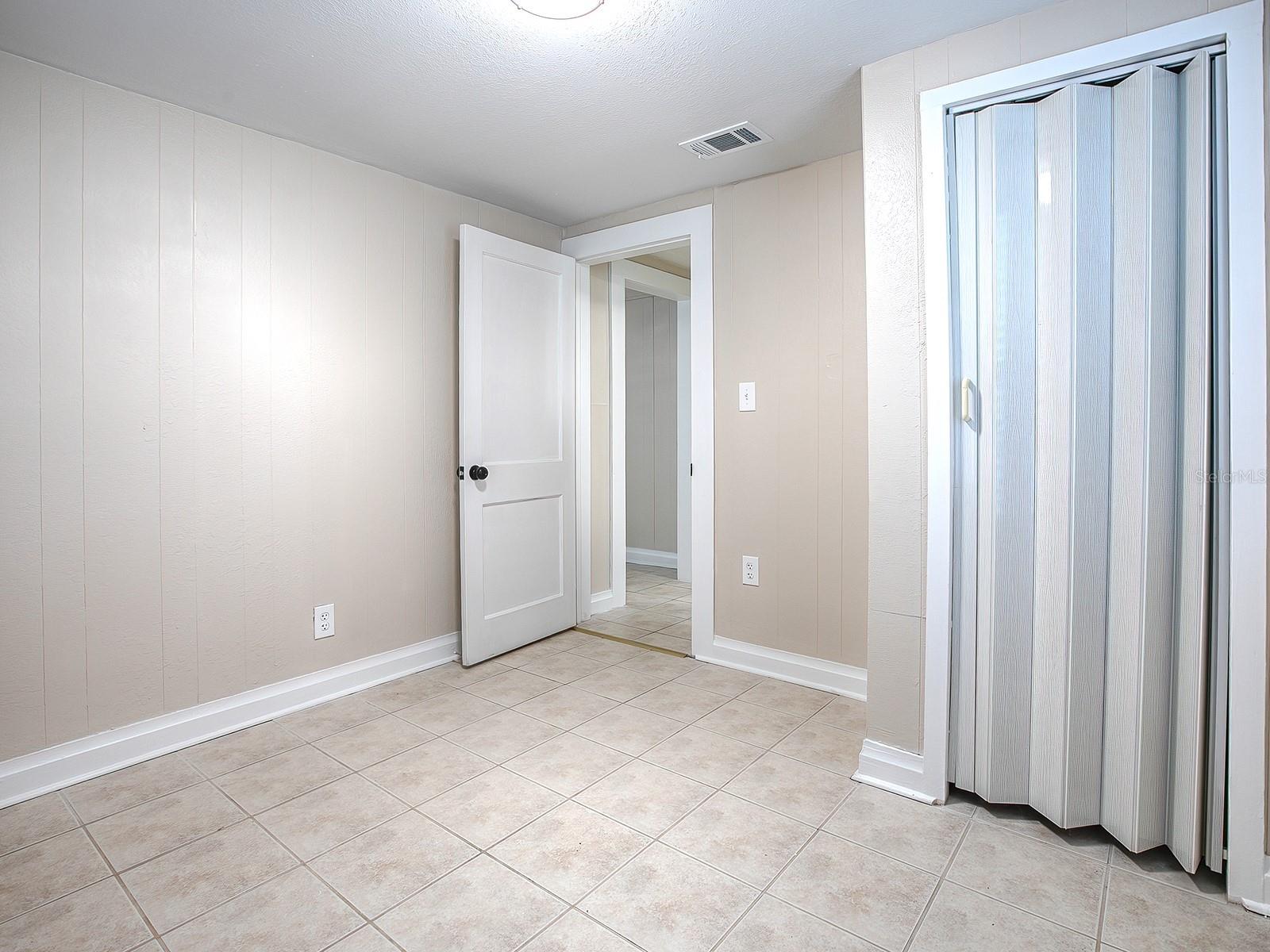 1323 LIBERTY AVE, MOUNT DORA, FL, 32757
