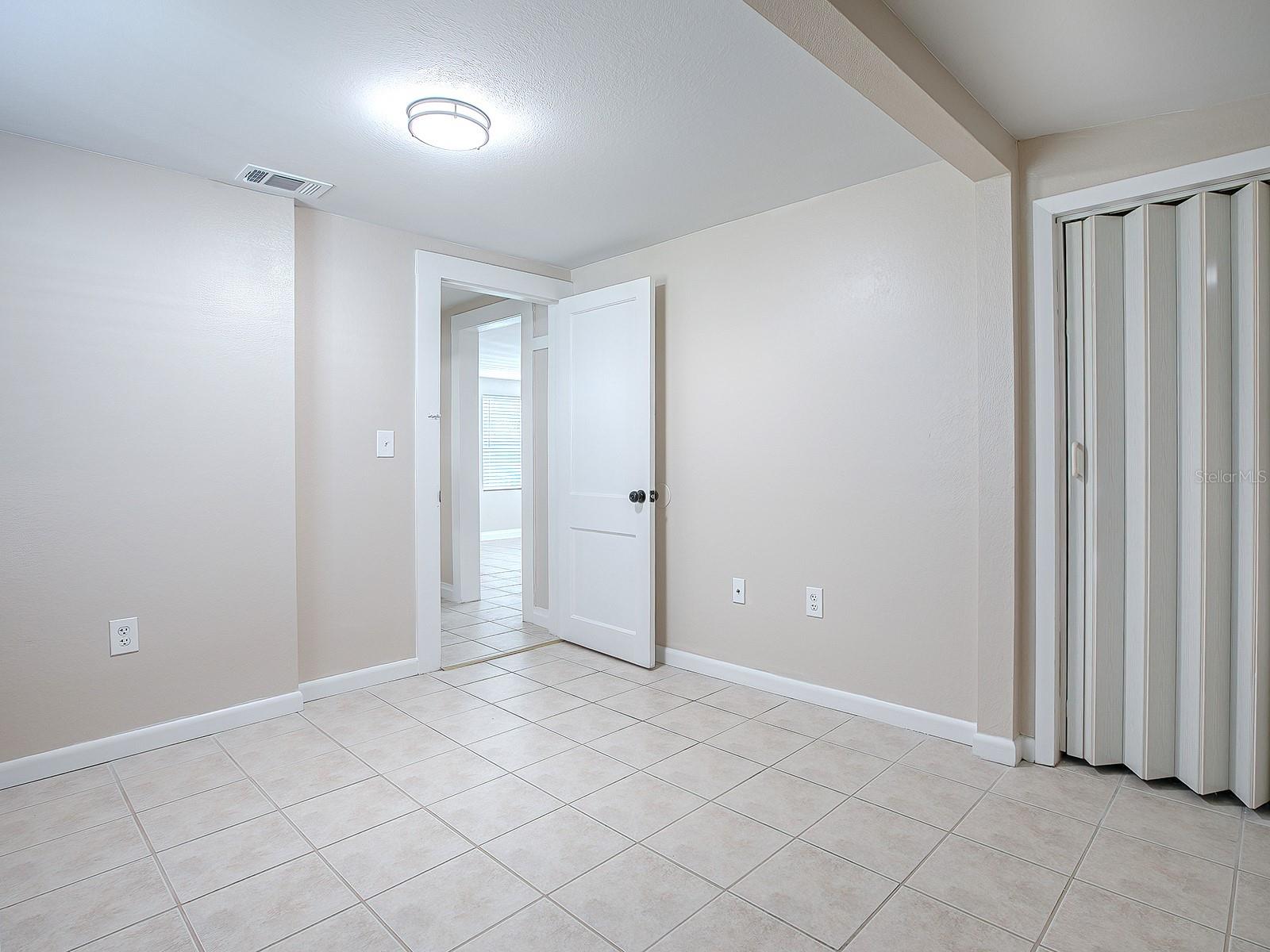 1323 LIBERTY AVE, MOUNT DORA, FL, 32757