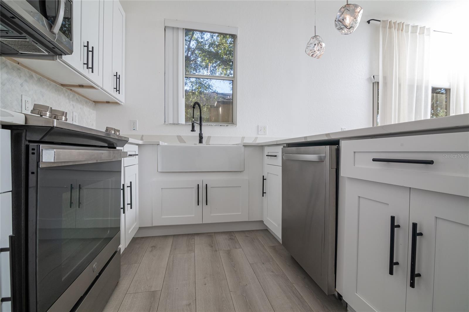 733 CALABRIA AVE, DAVENPORT, FL, 33897