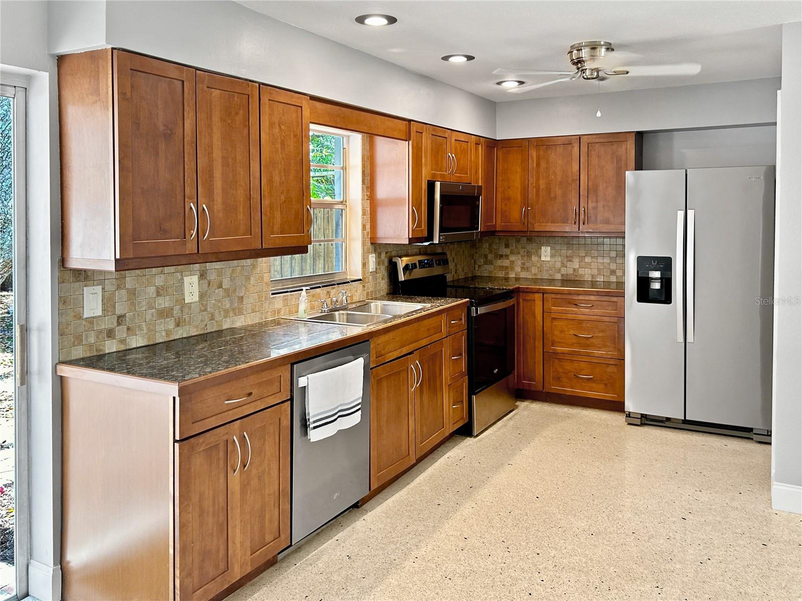 805 E 17TH AVE, NEW SMYRNA BEACH, FL, 32169