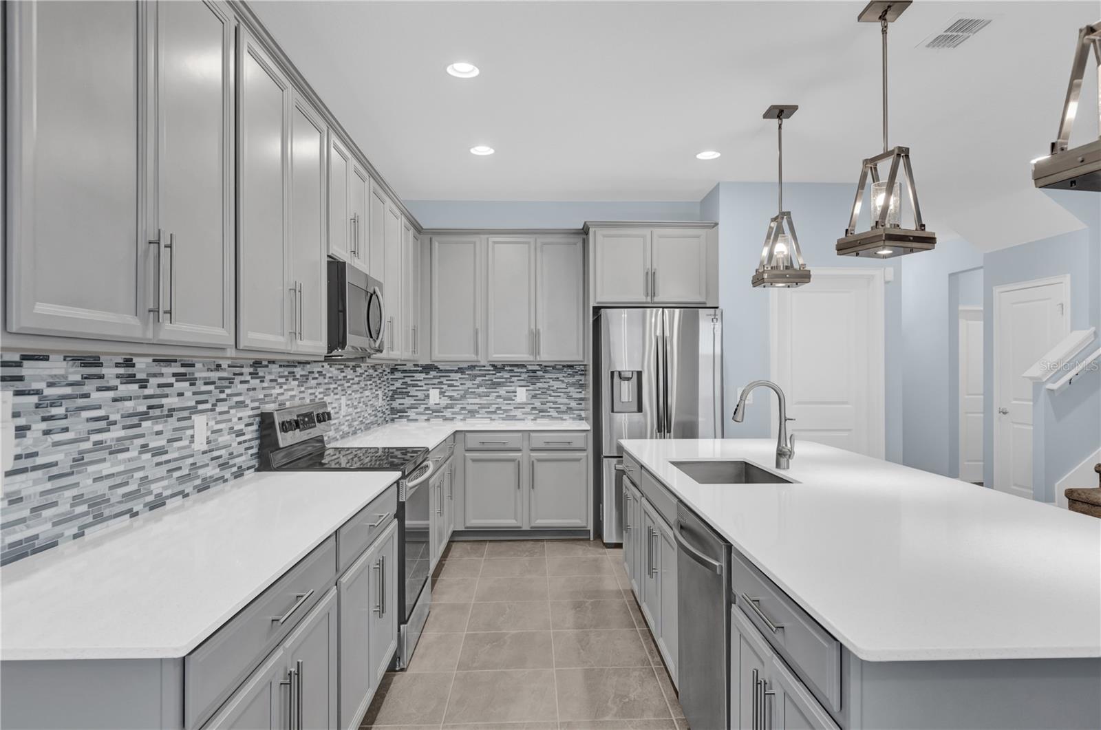 902 LADY BIRD LN, ORANGE CITY, FL, 32763