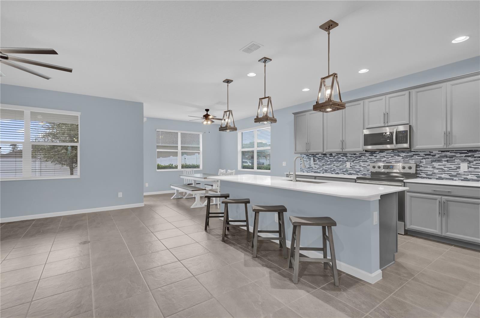 902 LADY BIRD LN, ORANGE CITY, FL, 32763