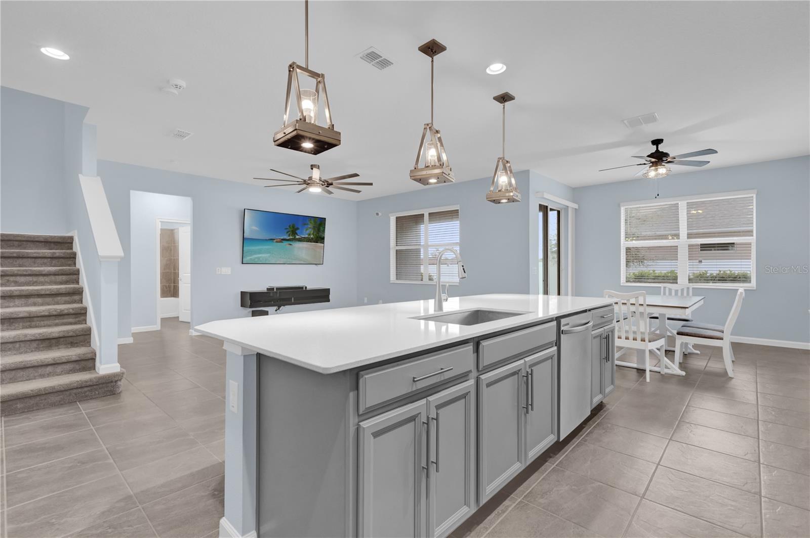 902 LADY BIRD LN, ORANGE CITY, FL, 32763