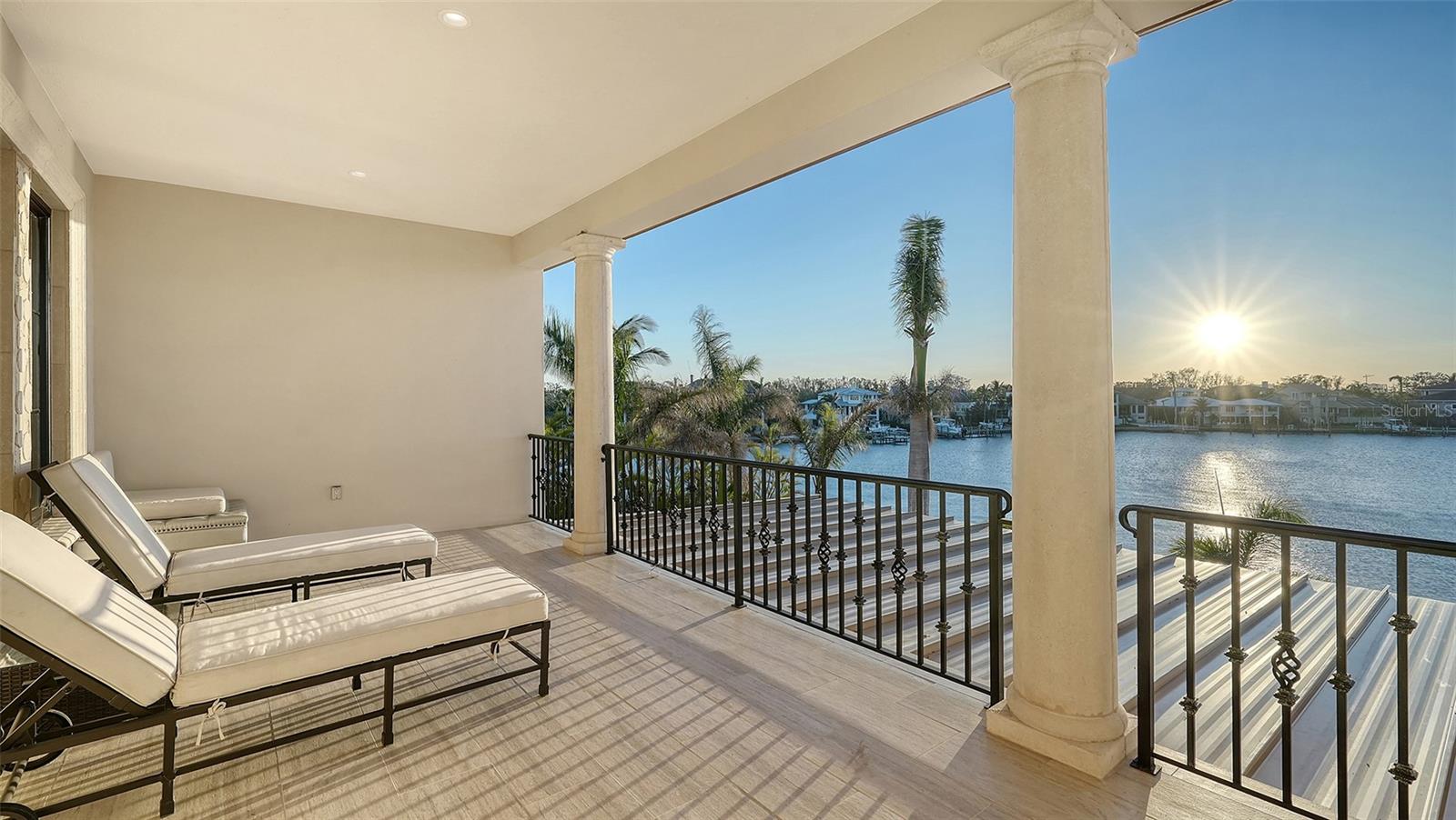 1430 HARBOR DR, SARASOTA, FL, 34239