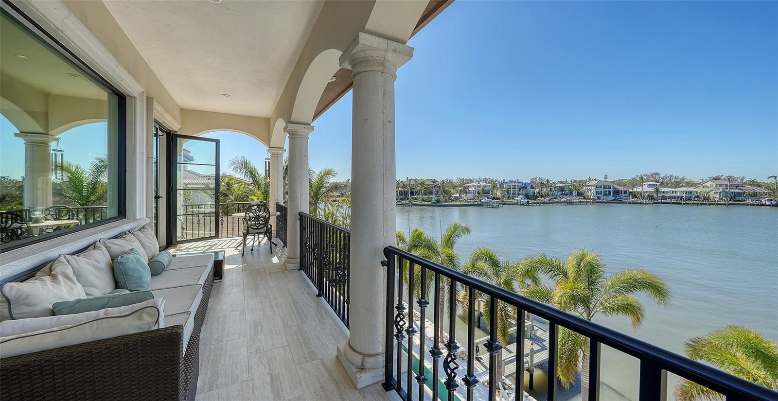 1430 HARBOR DR, SARASOTA, FL, 34239