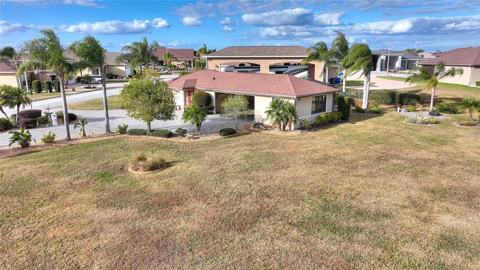 561 MEANDERING WAY, POLK CITY, FL, 33868