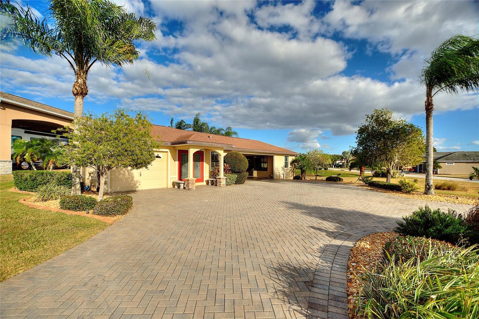 561 MEANDERING WAY, POLK CITY, FL, 33868