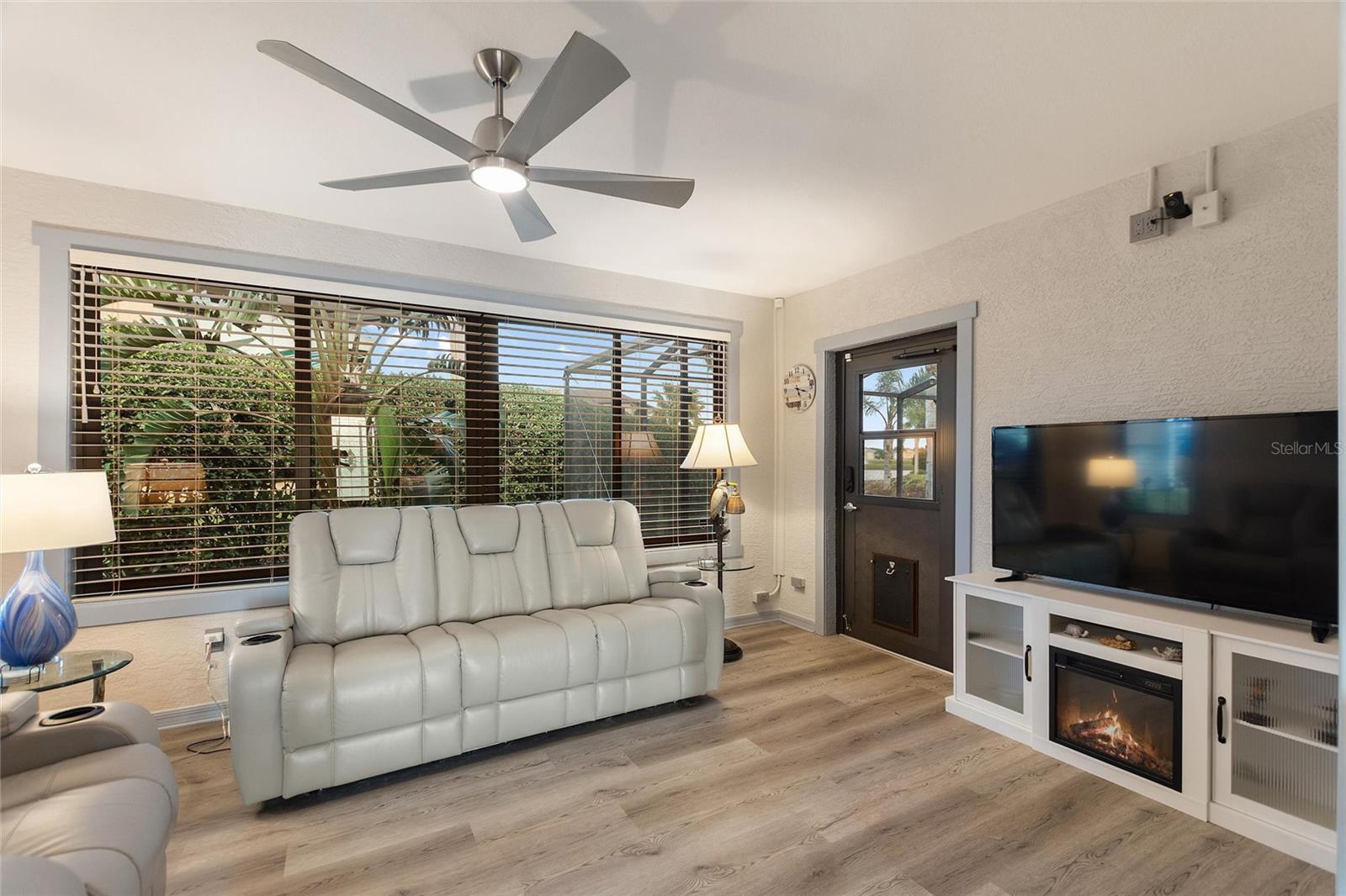 561 MEANDERING WAY, POLK CITY, FL, 33868