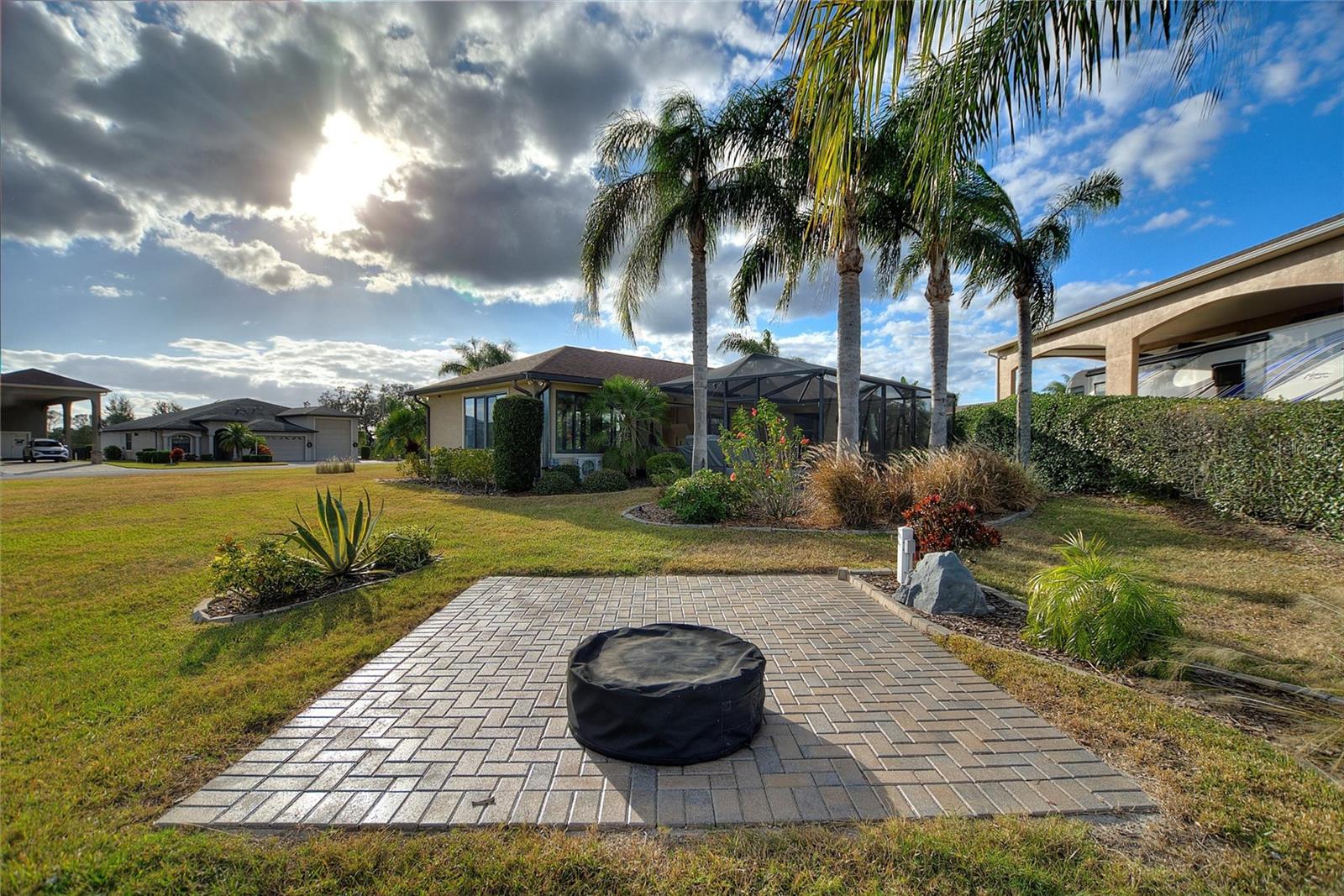 561 MEANDERING WAY, POLK CITY, FL, 33868