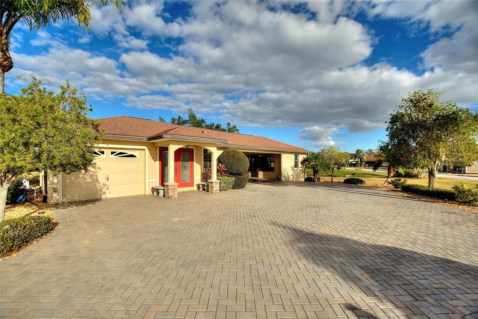 561 MEANDERING WAY, POLK CITY, FL, 33868
