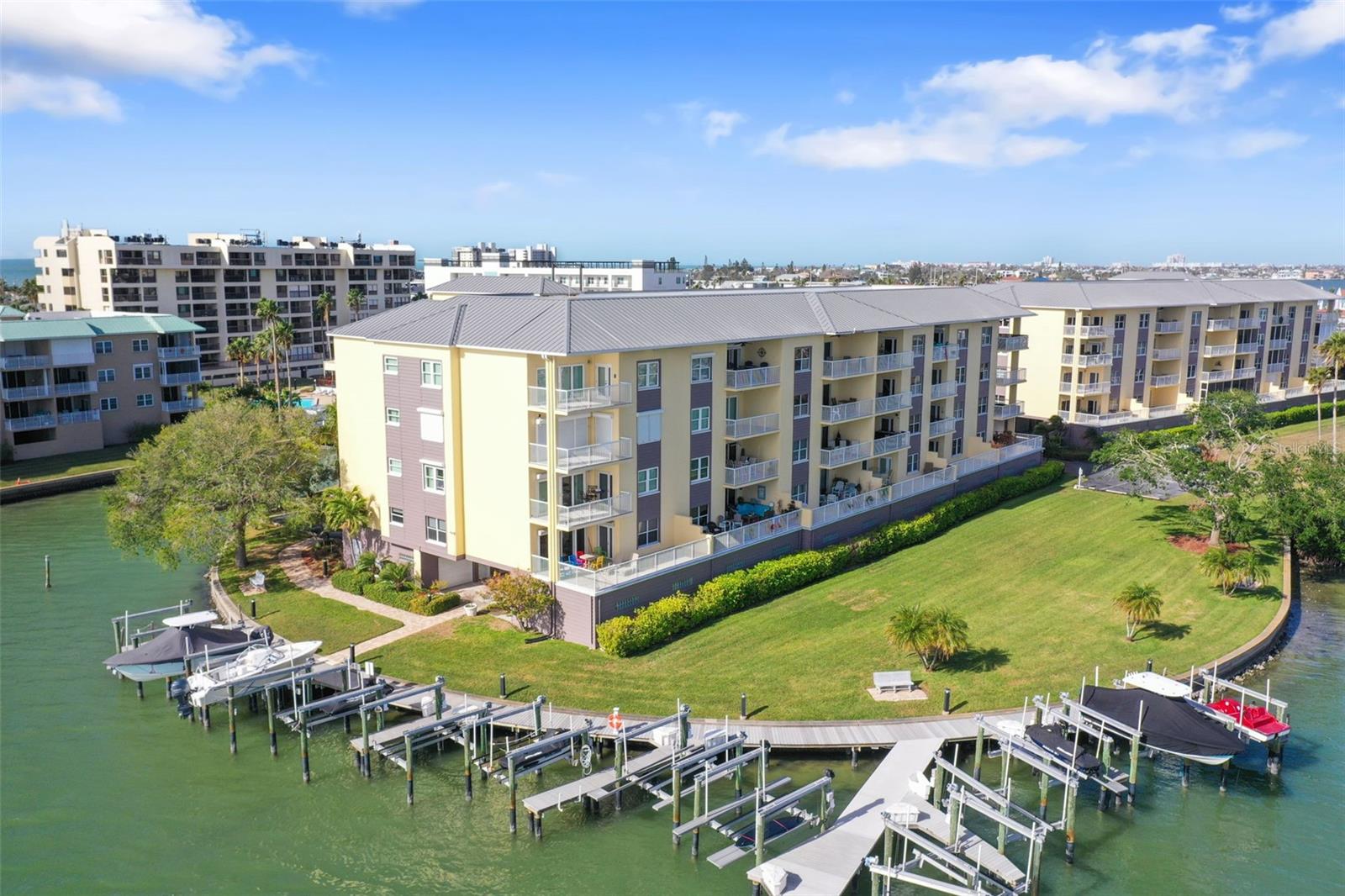 425 150TH AVE #2201, MADEIRA BEACH, FL, 33708