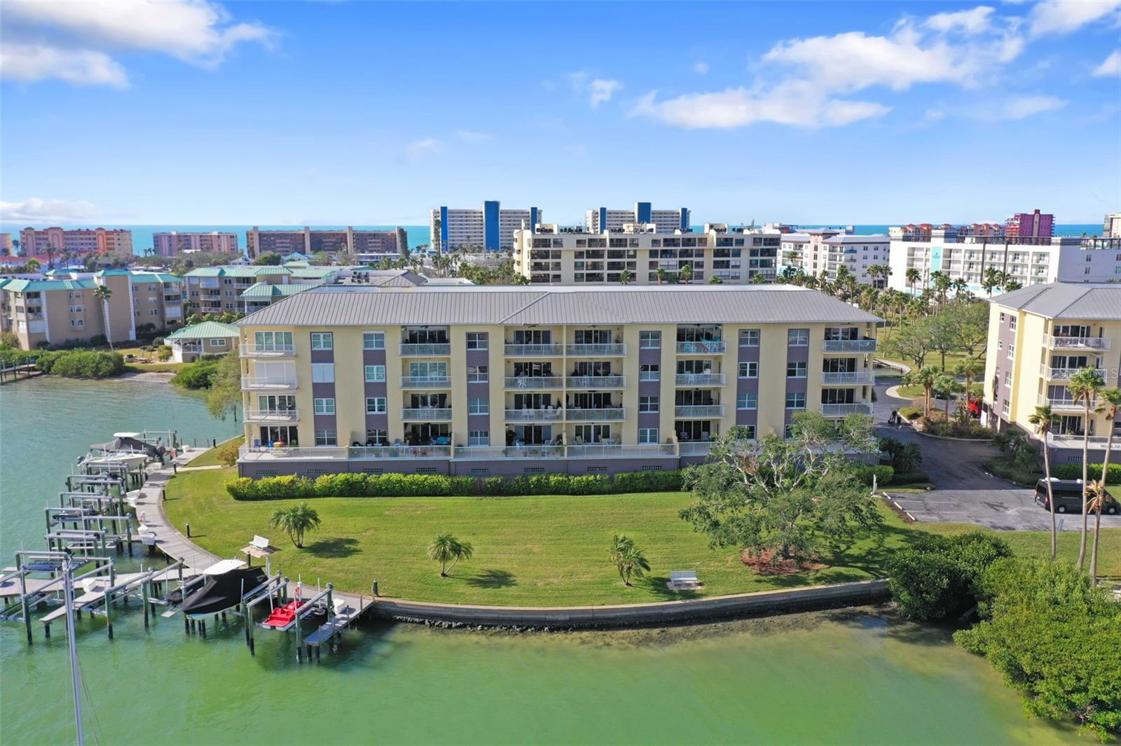 425 150TH AVE #2201, MADEIRA BEACH, FL, 33708