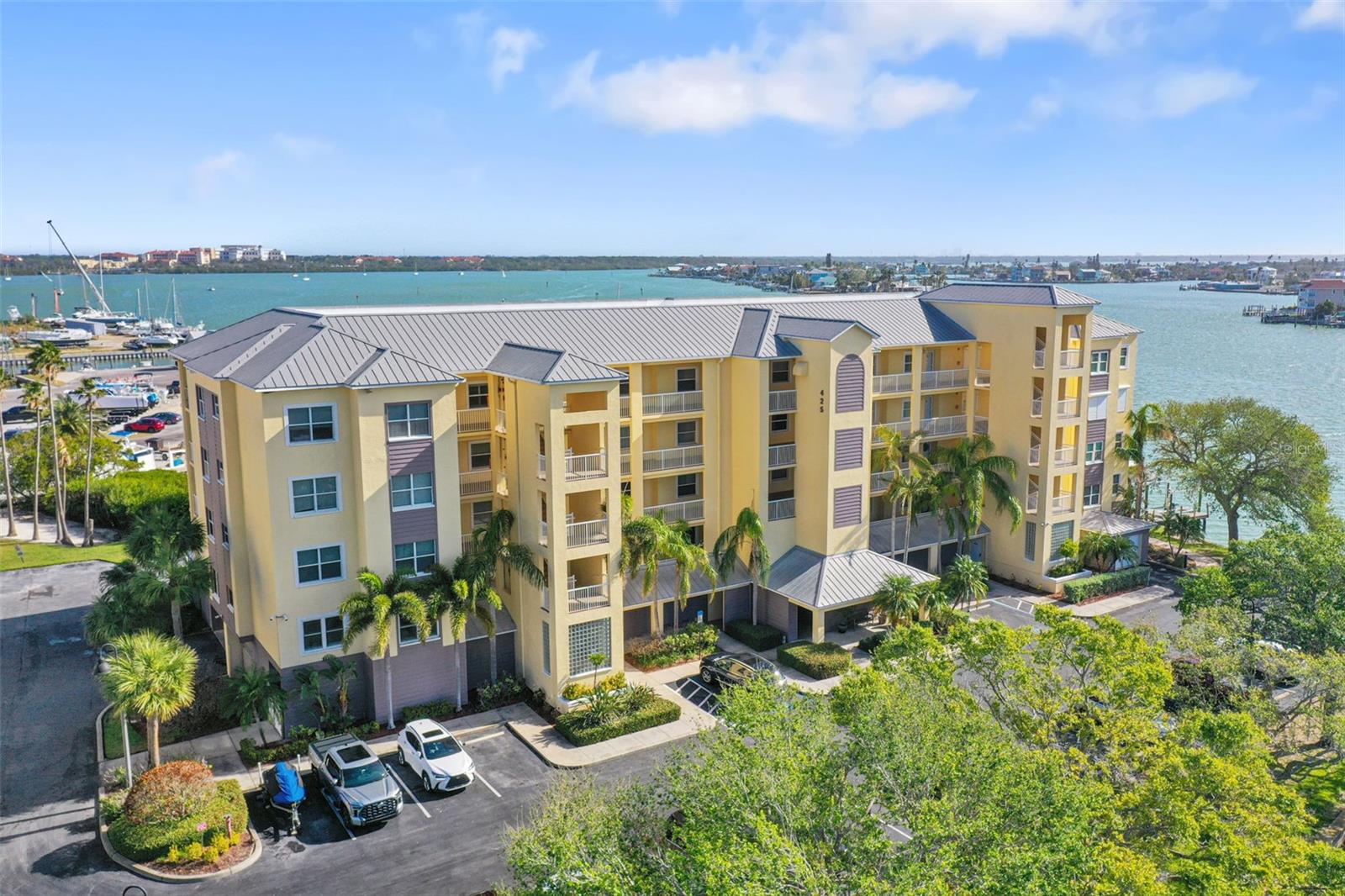 425 150TH AVE #2201, MADEIRA BEACH, FL, 33708