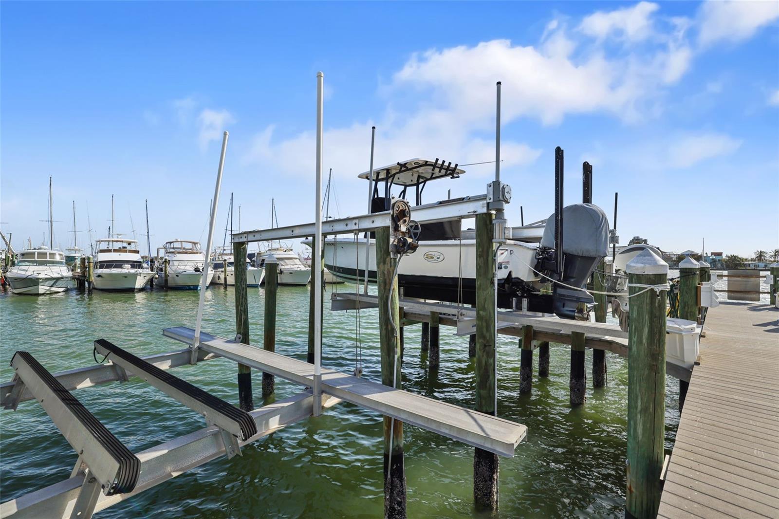 425 150TH AVE #2201, MADEIRA BEACH, FL, 33708