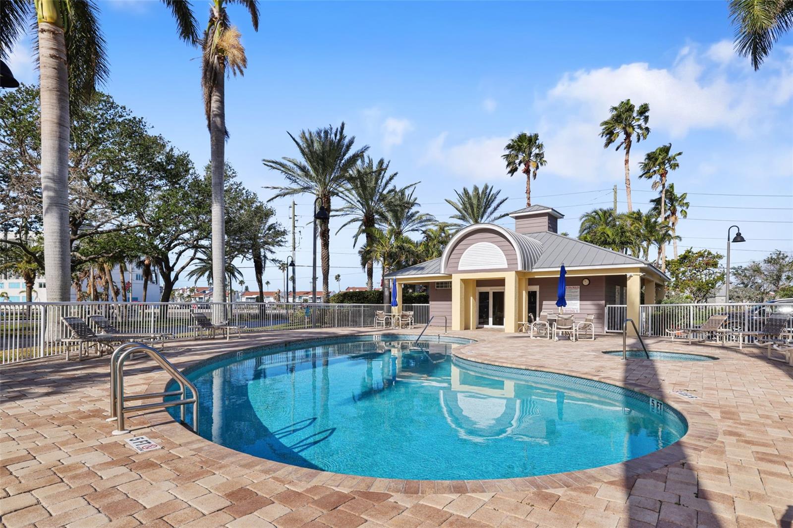 425 150TH AVE #2201, MADEIRA BEACH, FL, 33708