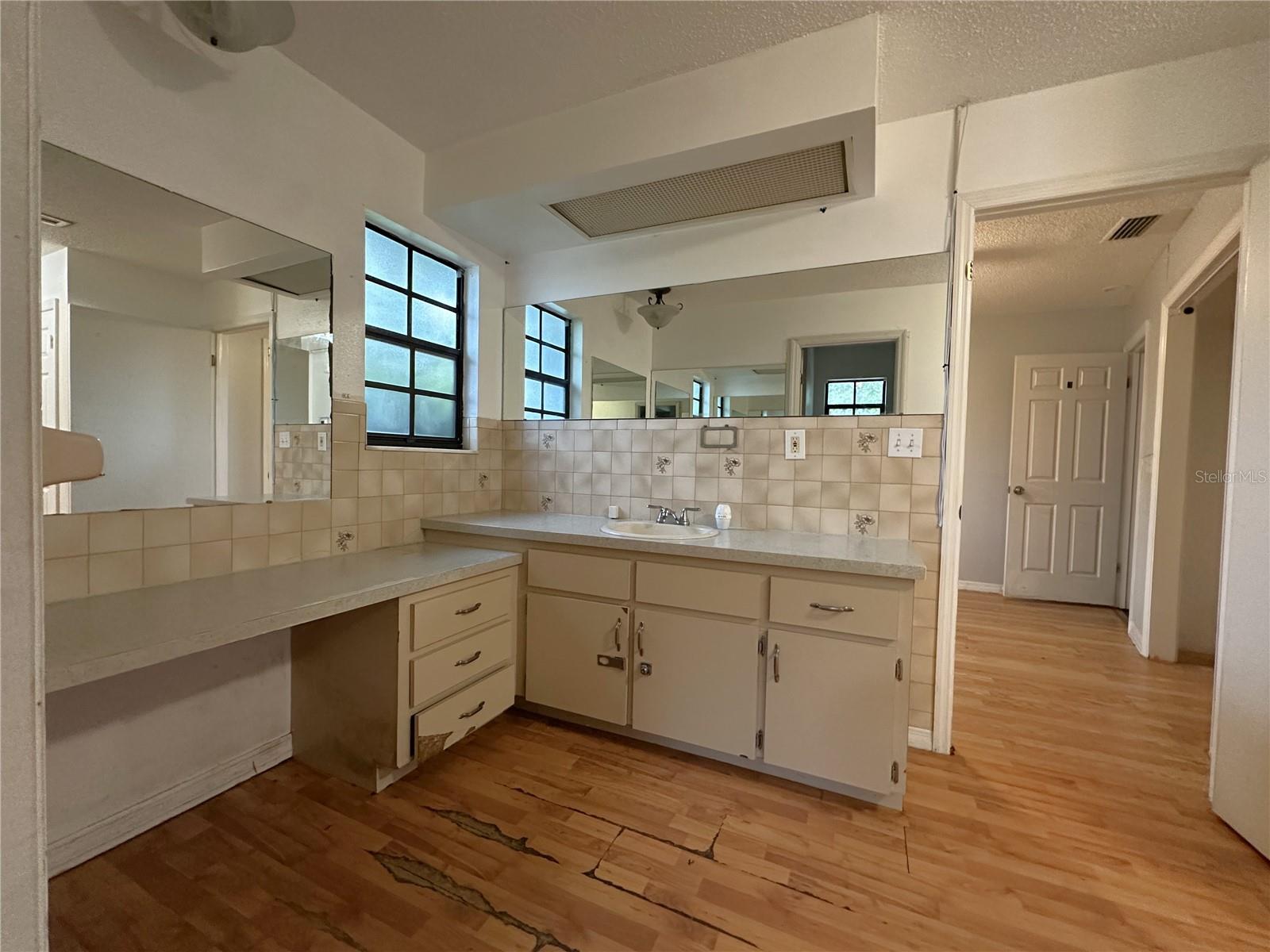 461 S FLORIDA AVE, TARPON SPRINGS, FL, 34689