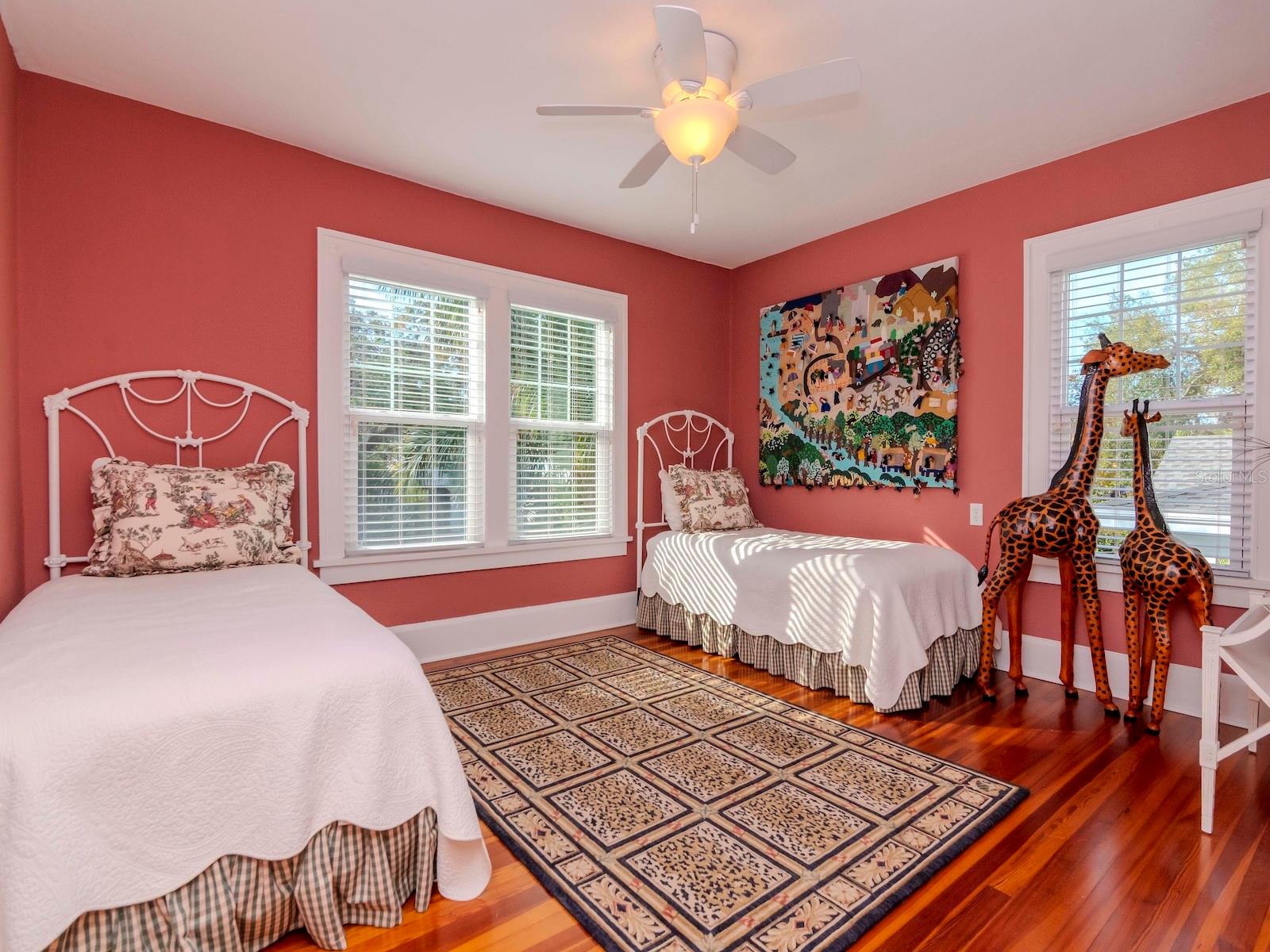 207 28TH AVE N, SAINT PETERSBURG, FL, 33704