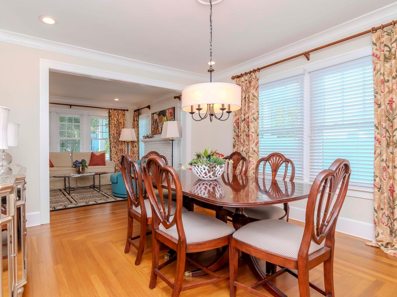 207 28TH AVE N, SAINT PETERSBURG, FL, 33704