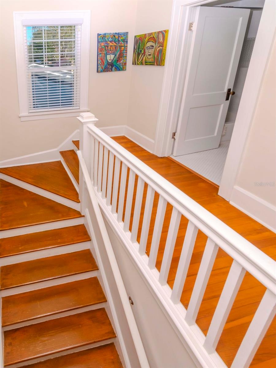 207 28TH AVE N, SAINT PETERSBURG, FL, 33704