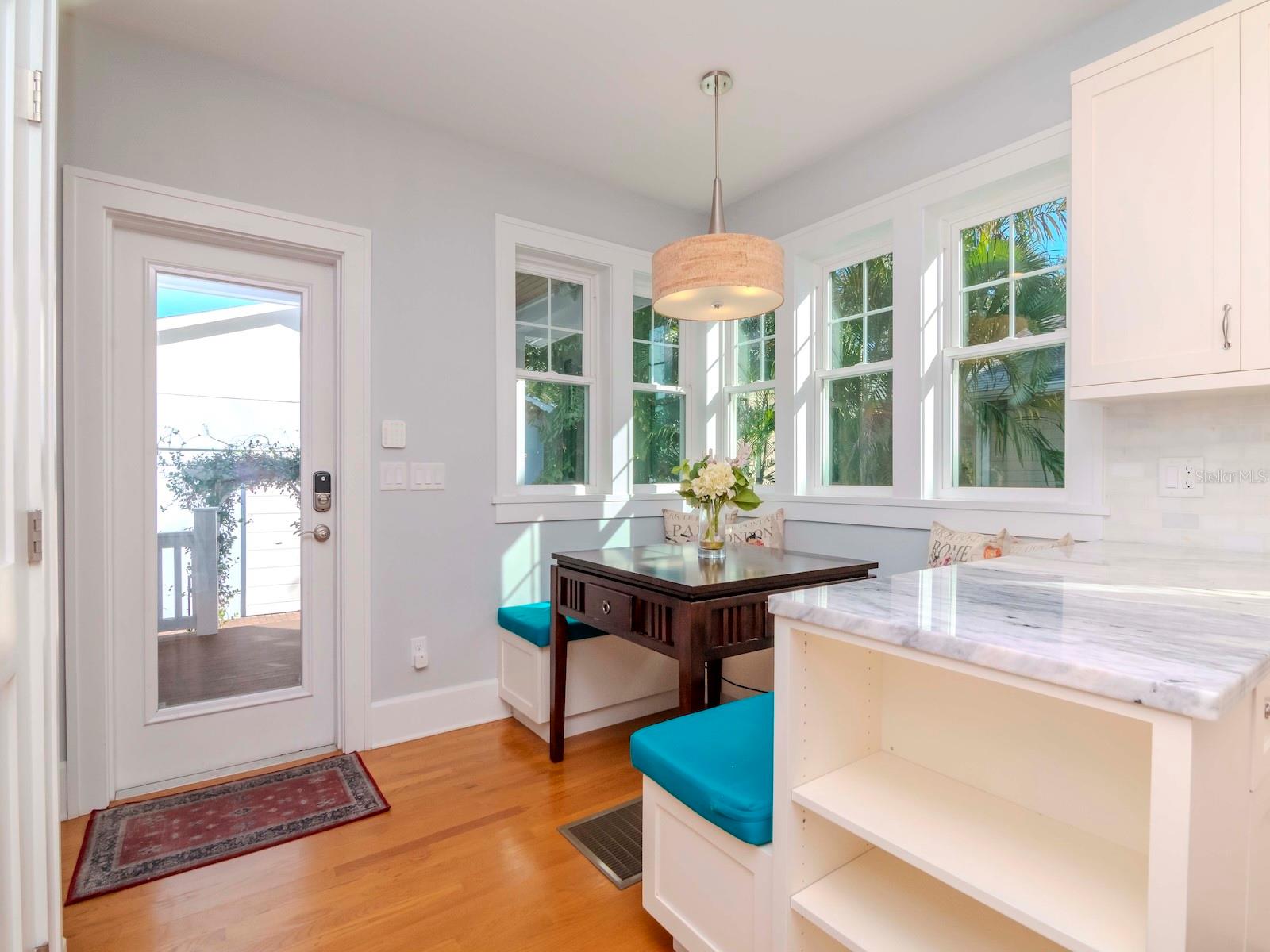 207 28TH AVE N, SAINT PETERSBURG, FL, 33704