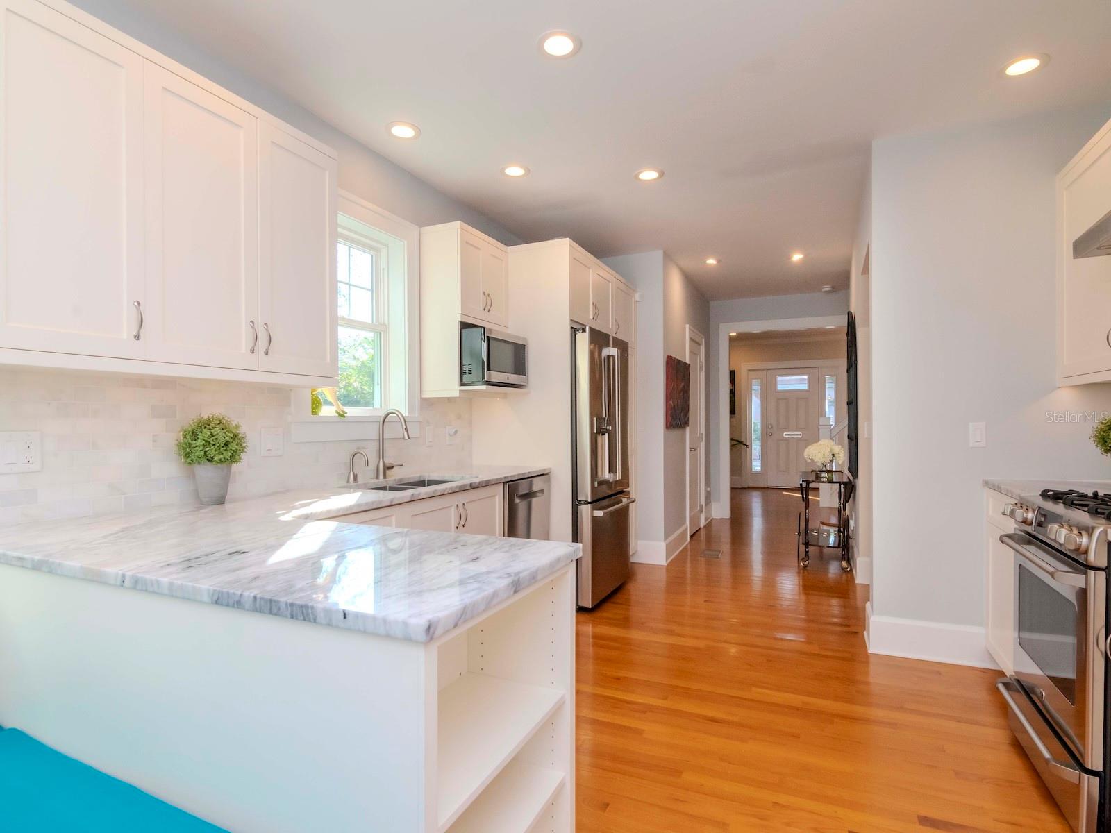 207 28TH AVE N, SAINT PETERSBURG, FL, 33704