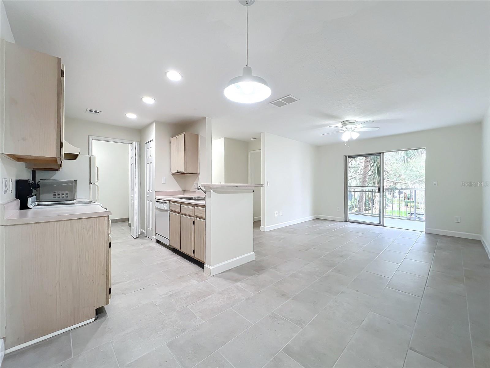 2533 GRASSY POINT DR #203, LAKE MARY, FL, 32746