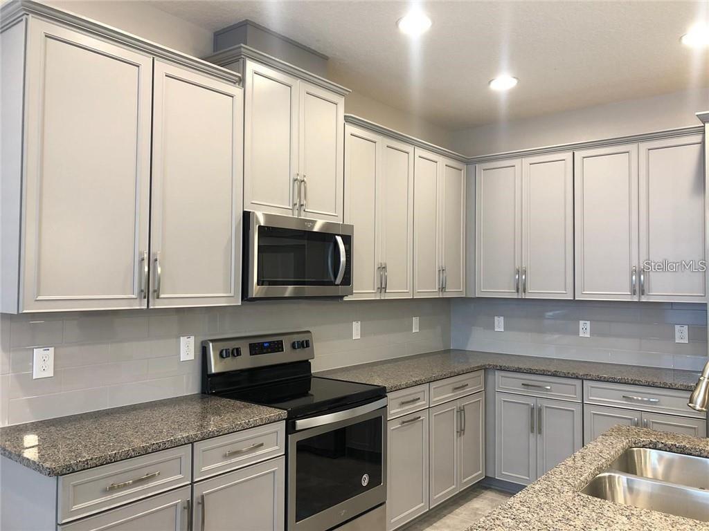 8060 GLENLLOYD AVE, WINTER GARDEN, FL, 34787