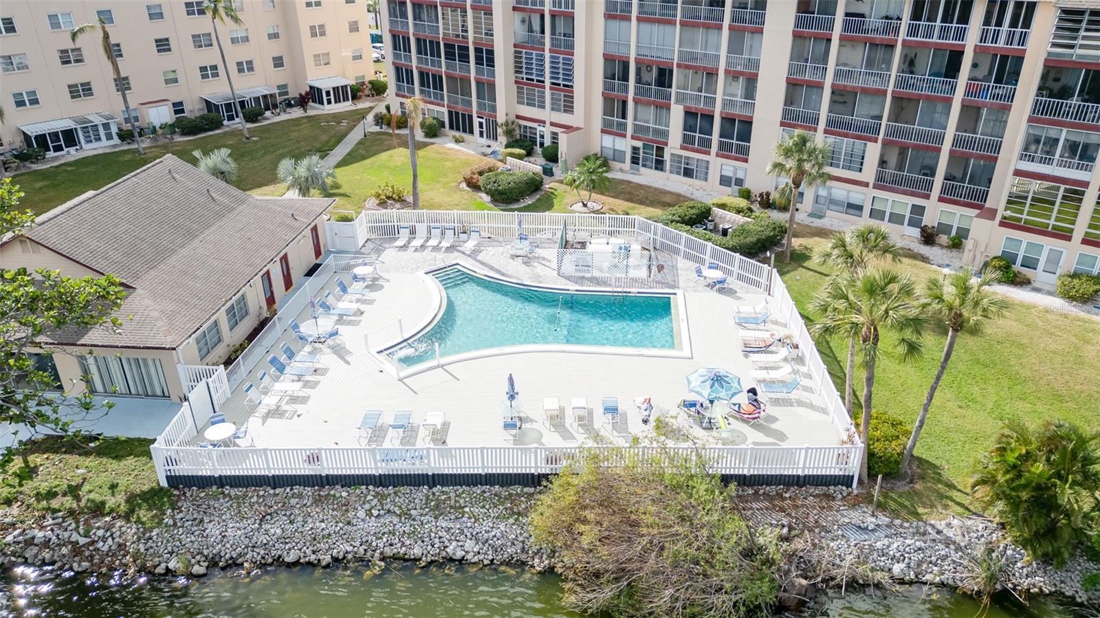 3937 LAKE BAYSHORE DR #401, BRADENTON, FL, 34205