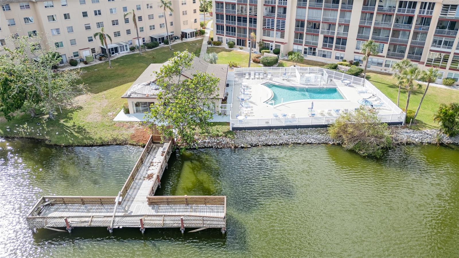 3937 LAKE BAYSHORE DR #401, BRADENTON, FL, 34205