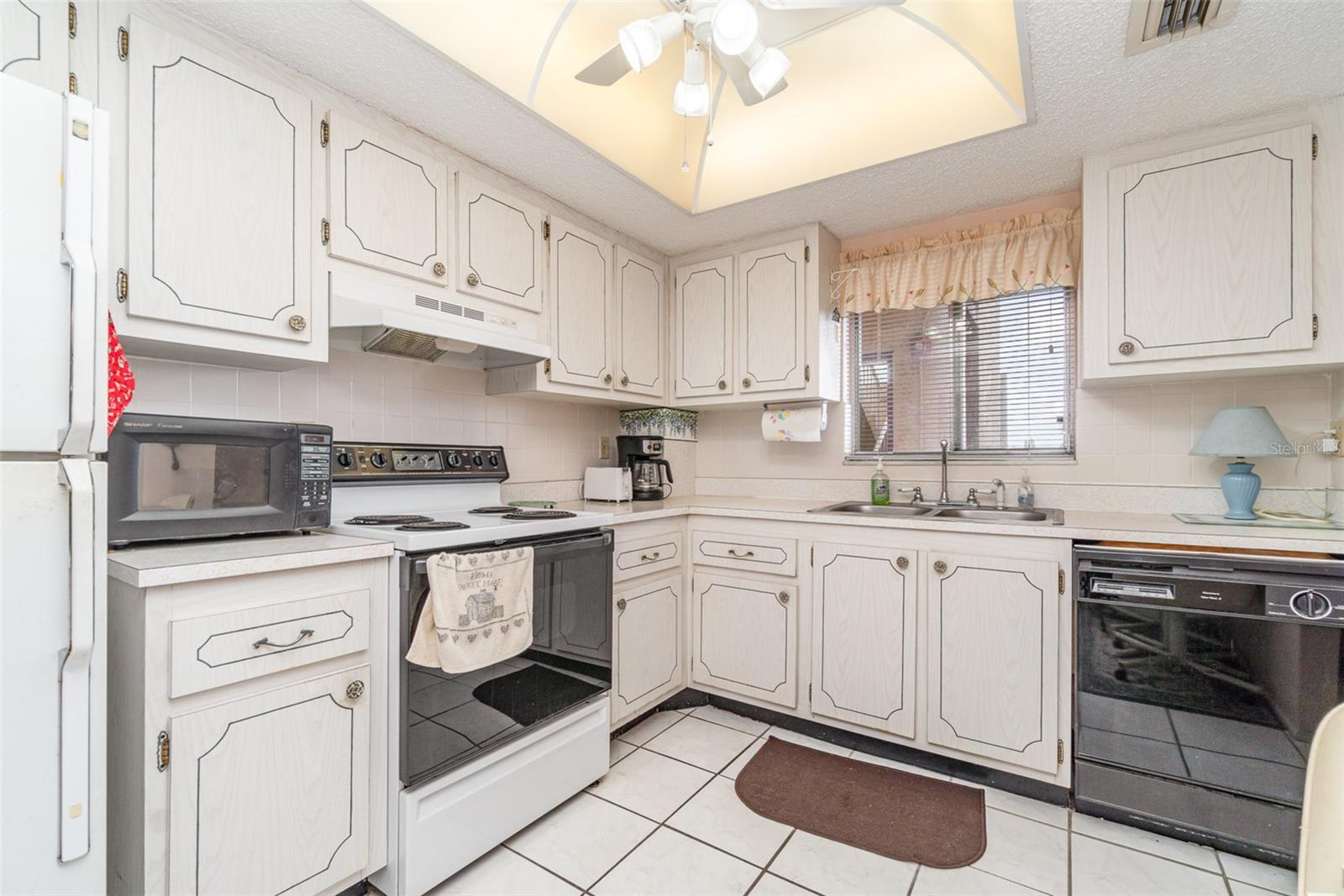 3937 LAKE BAYSHORE DR #401, BRADENTON, FL, 34205