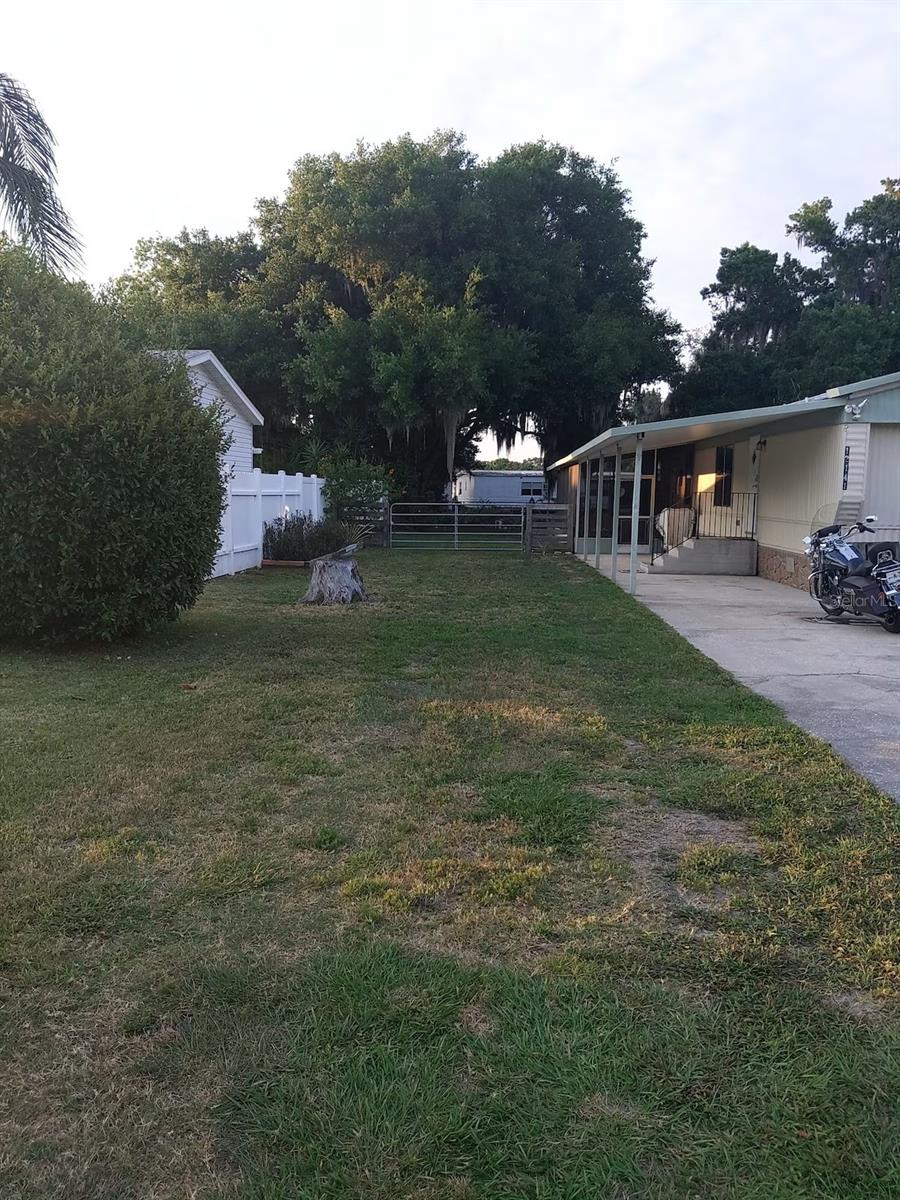 12141 LAKE PINES RD, LEESBURG, FL, 34788