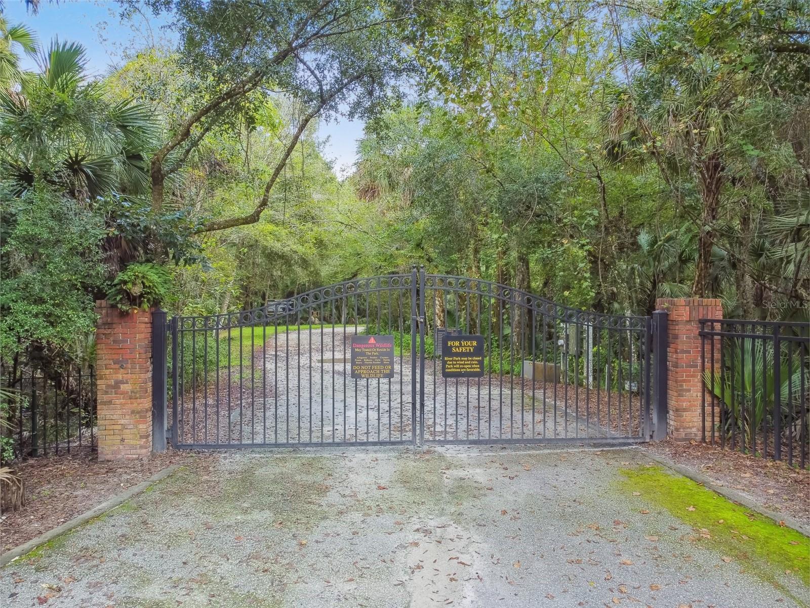 6243 GREENWICH DR, TAMPA, FL, 33647