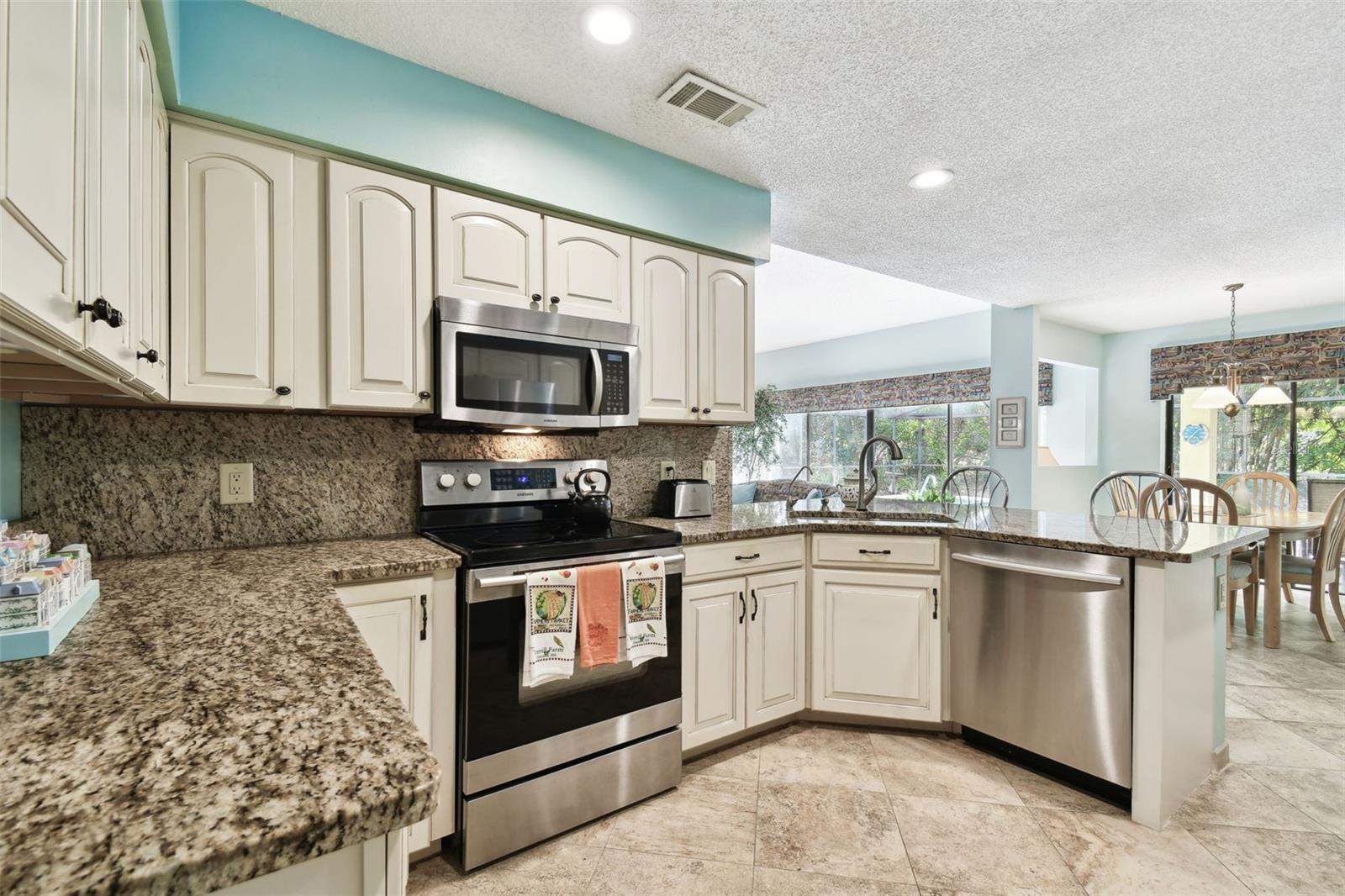 6243 GREENWICH DR, TAMPA, FL, 33647