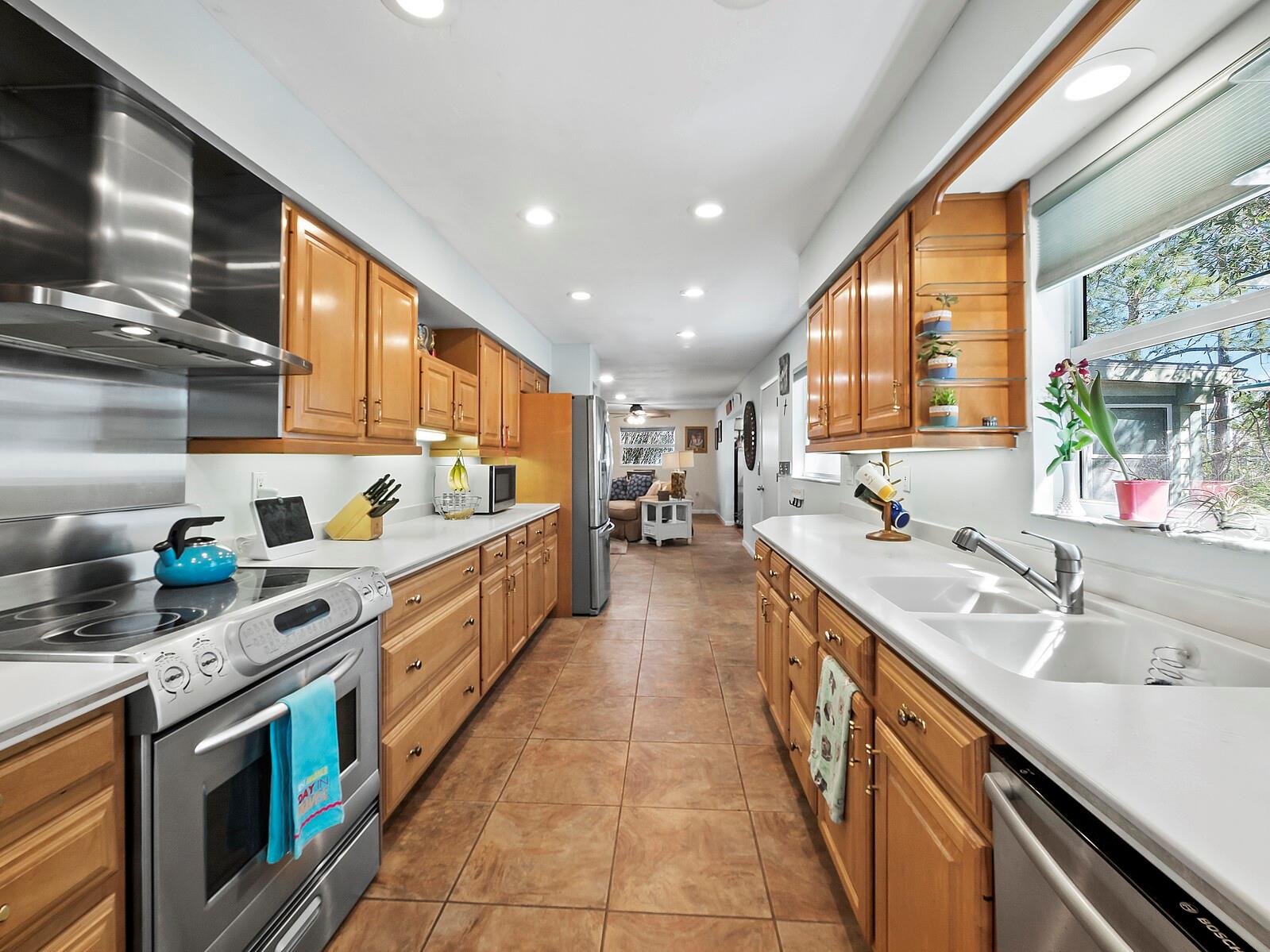 4204 128TH ST W, CORTEZ, FL, 34215