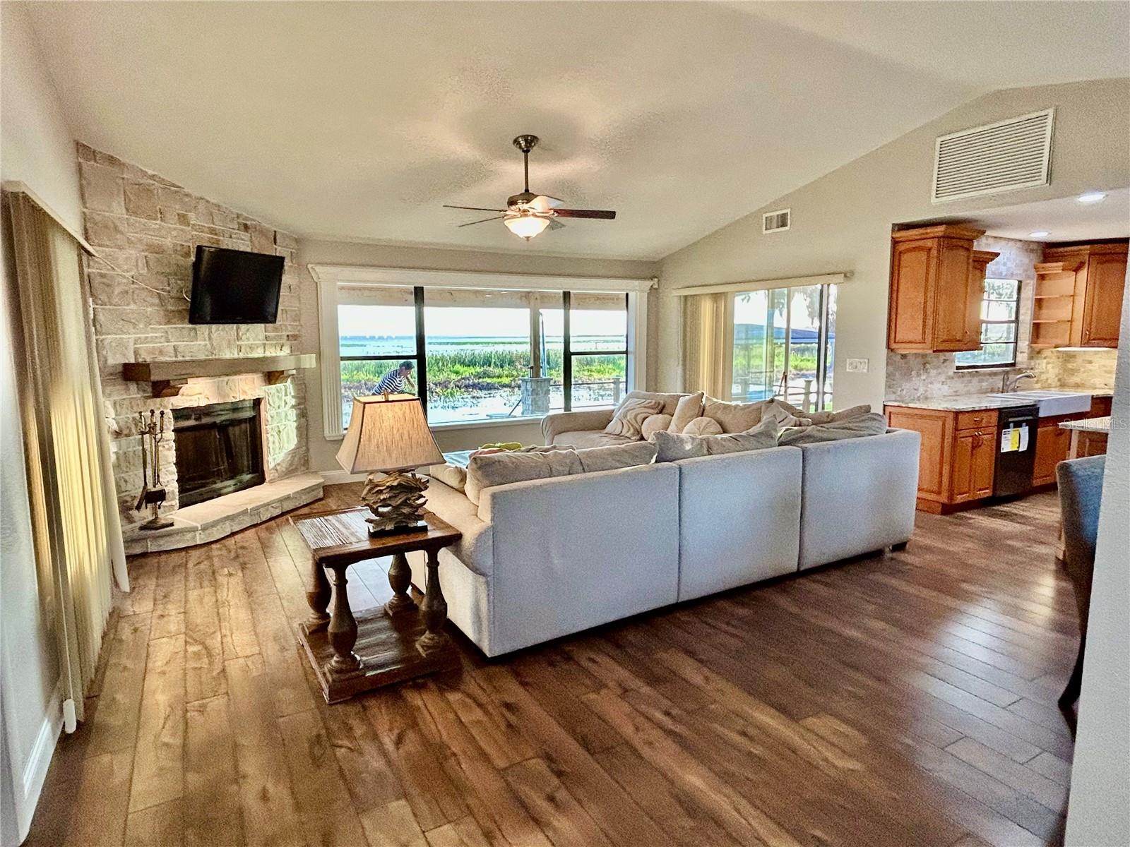 3006 COUNTRY LAKE DR, SEBRING, FL, 33876