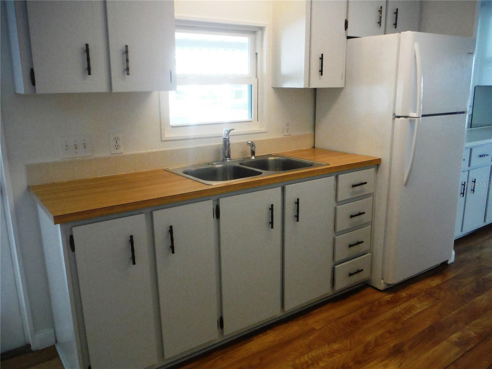 90 CHESTNUT DR #11, SAFETY HARBOR, FL, 34695