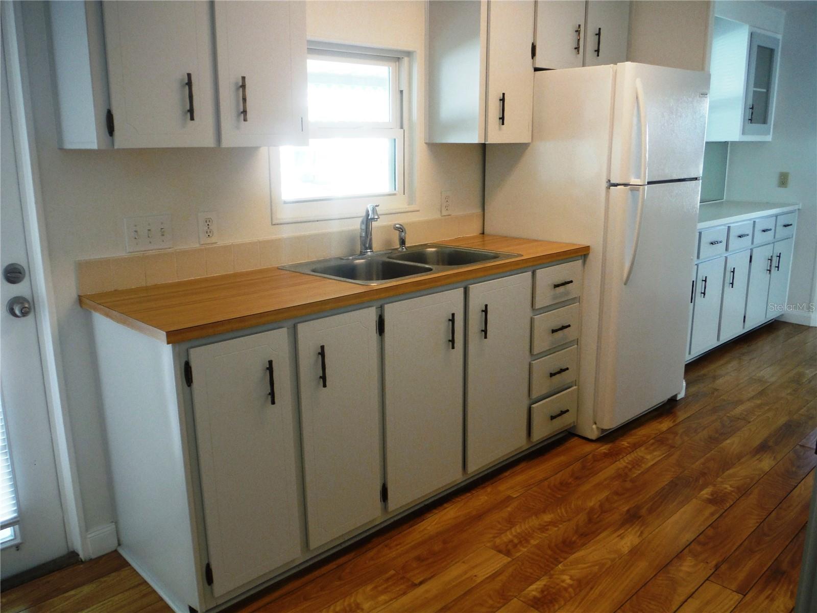 90 CHESTNUT DR #11, SAFETY HARBOR, FL, 34695