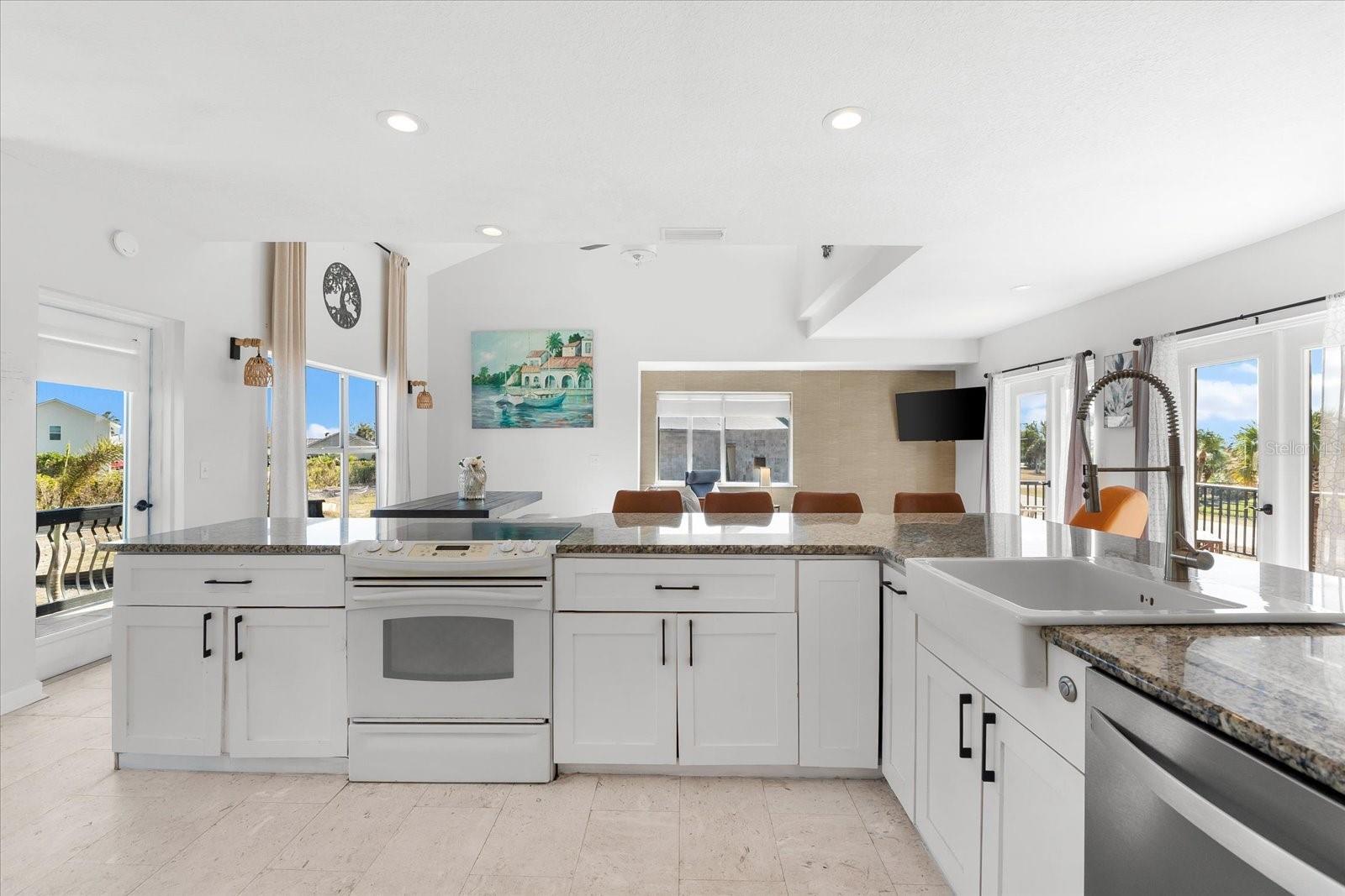 130 GREEN DOLPHIN DR, PLACIDA, FL, 33946