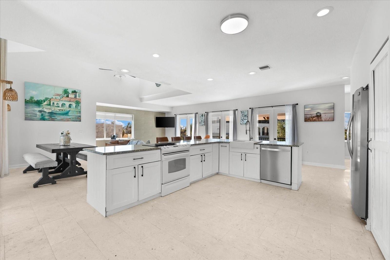 130 GREEN DOLPHIN DR, PLACIDA, FL, 33946