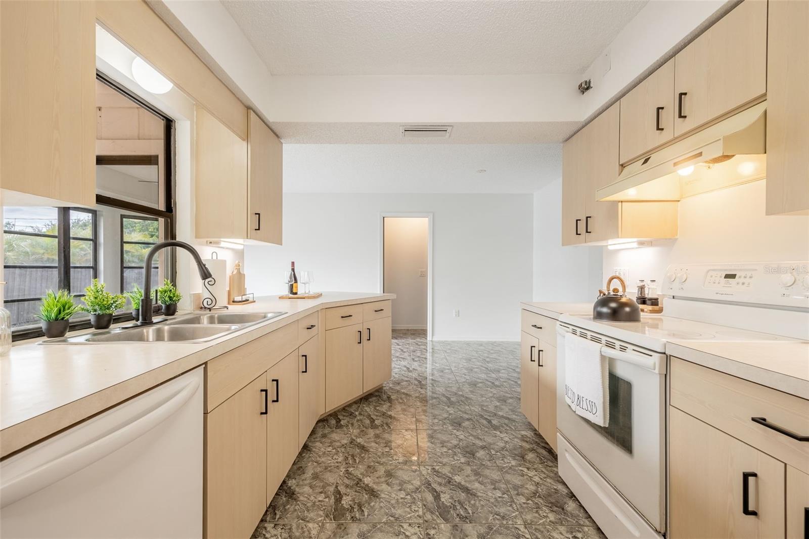 7095 LARKIN ST, ENGLEWOOD, FL, 34224