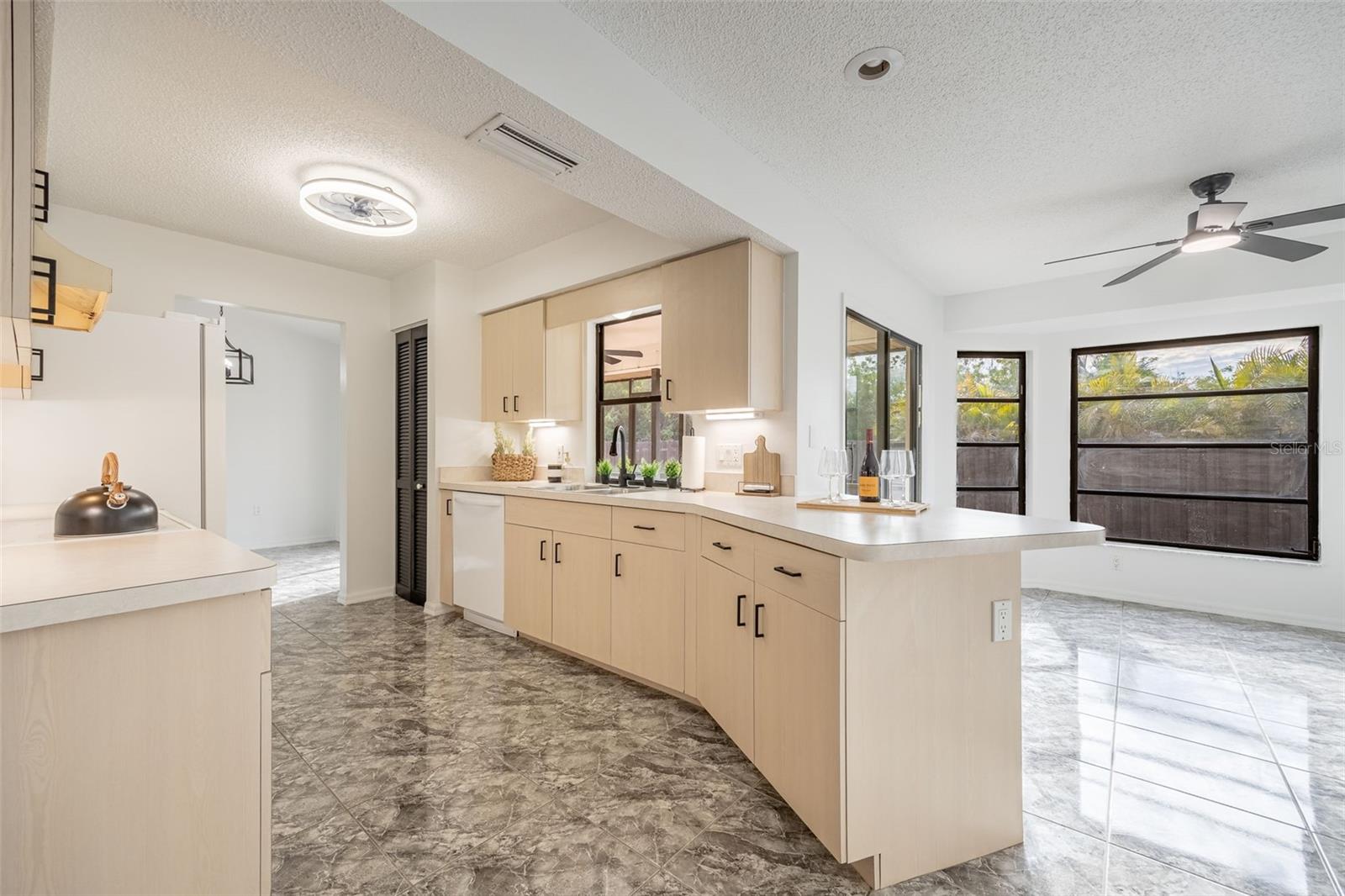 7095 LARKIN ST, ENGLEWOOD, FL, 34224
