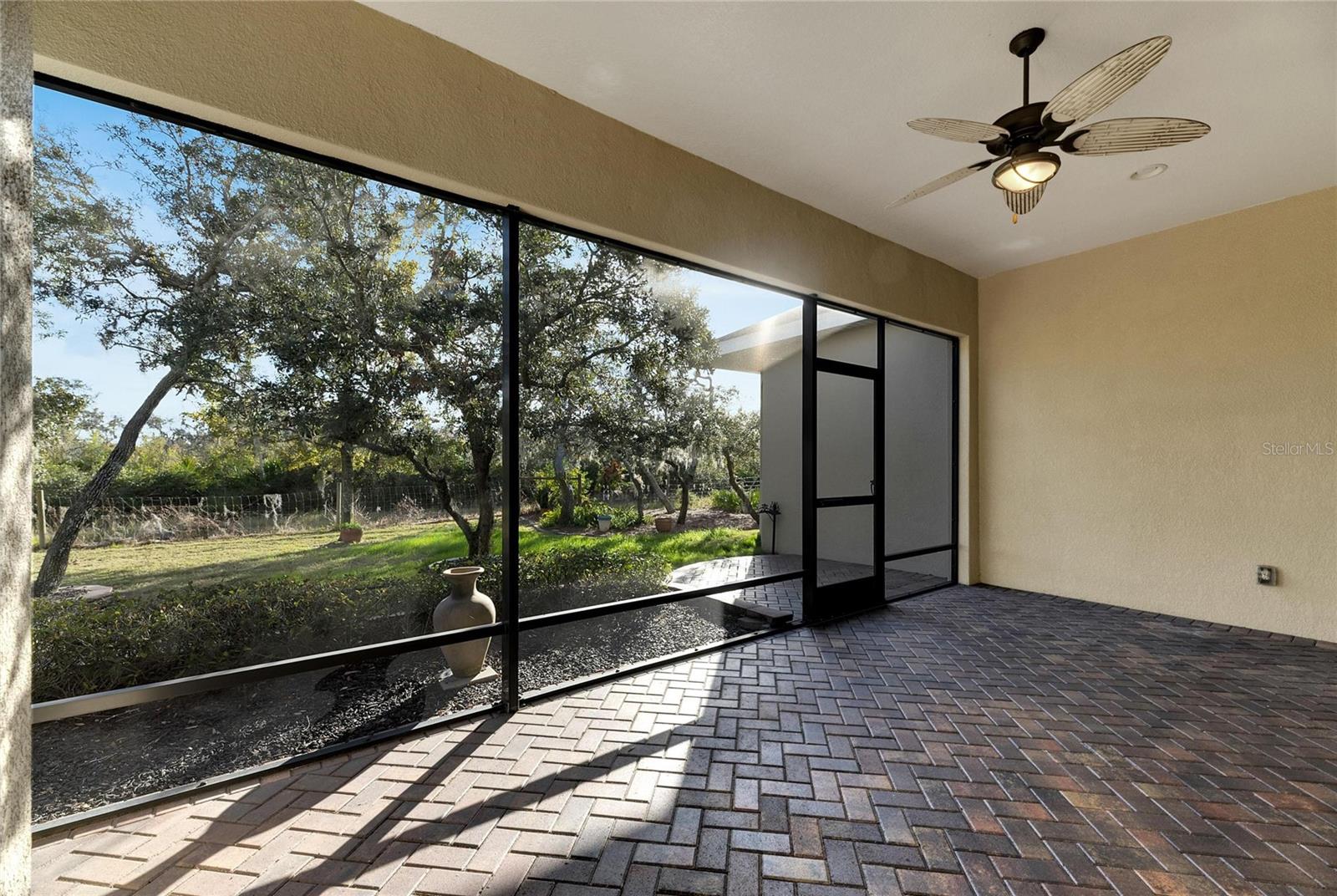 1533 EMERALD DUNES DR, SUN CITY CENTER, FL, 33573