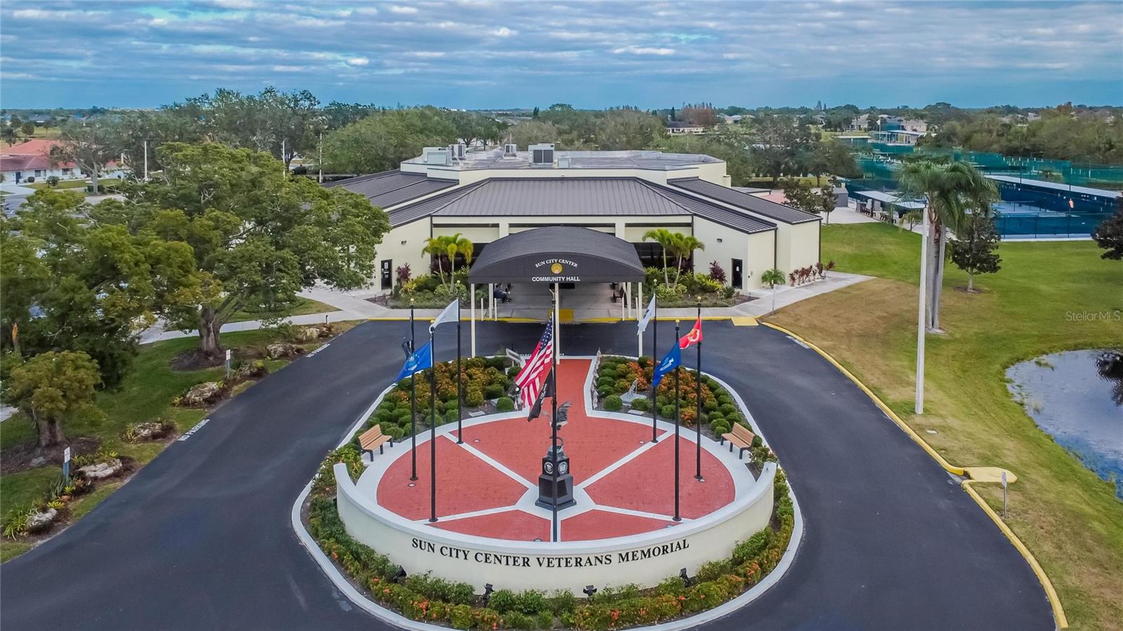 1533 EMERALD DUNES DR, SUN CITY CENTER, FL, 33573