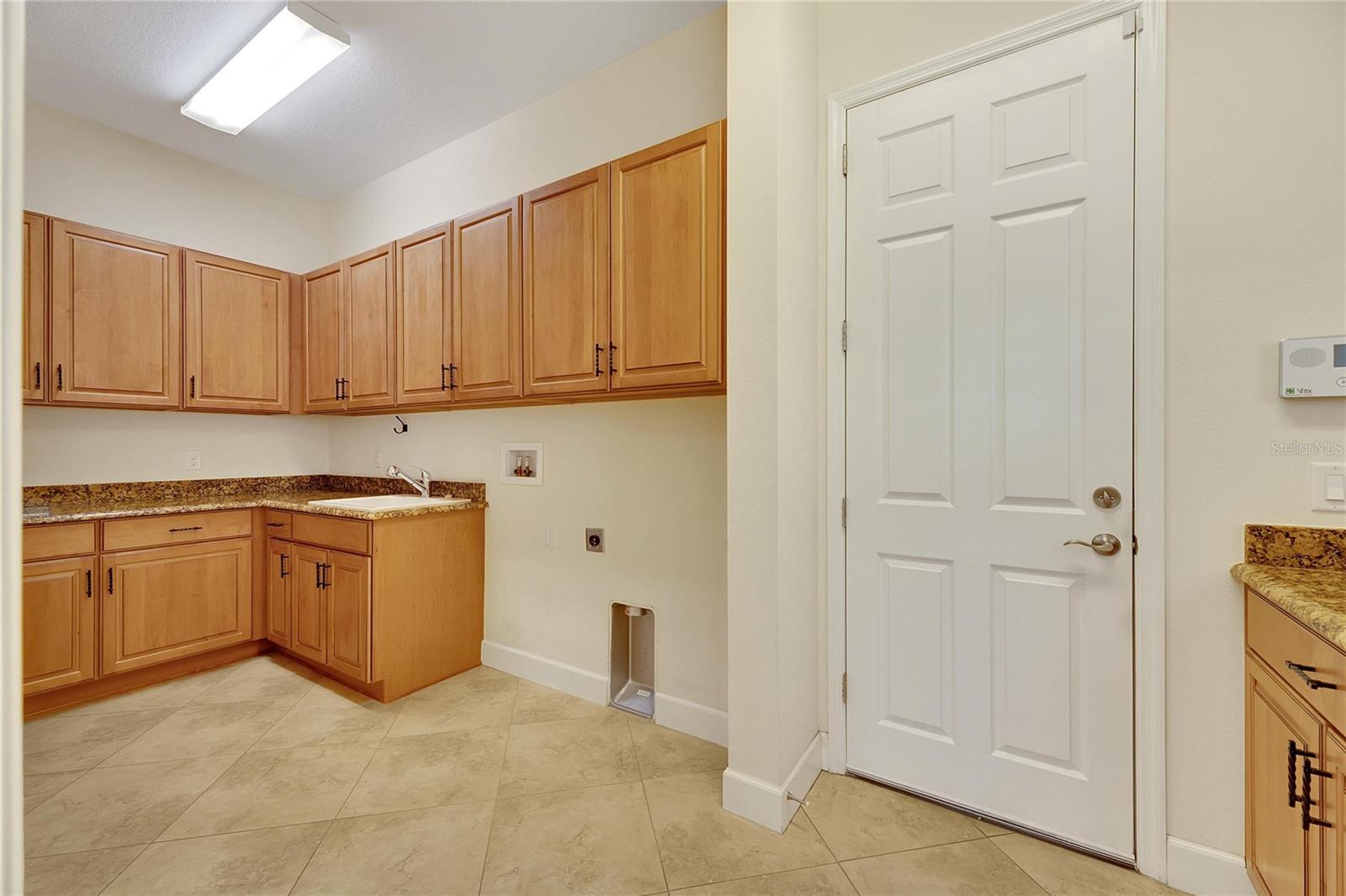 1533 EMERALD DUNES DR, SUN CITY CENTER, FL, 33573