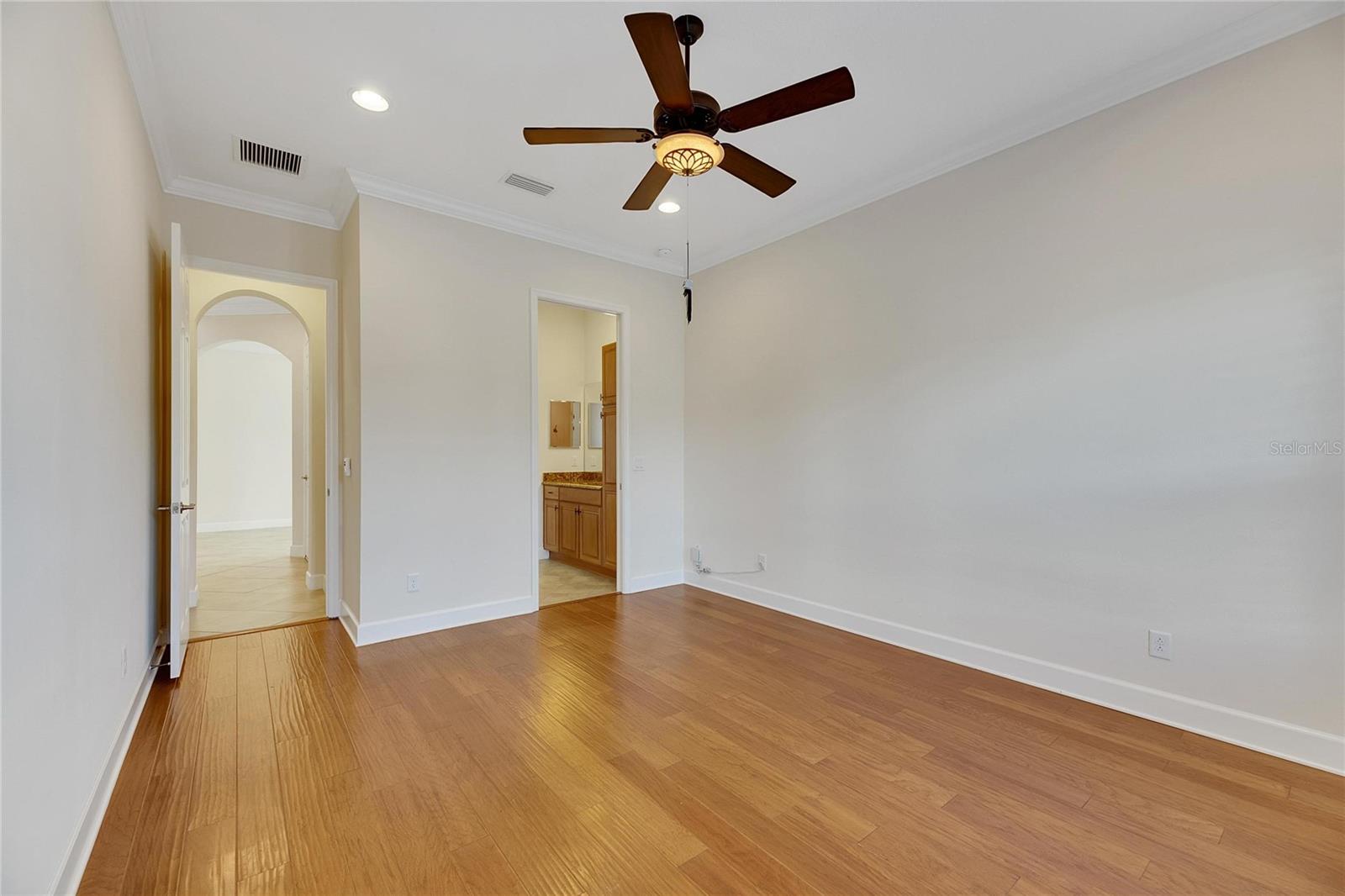 1533 EMERALD DUNES DR, SUN CITY CENTER, FL, 33573