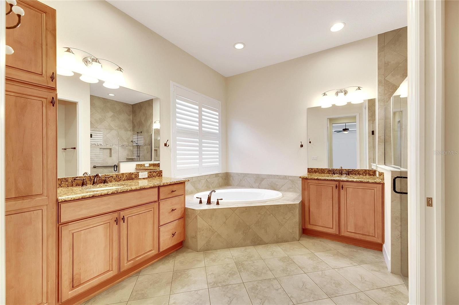 1533 EMERALD DUNES DR, SUN CITY CENTER, FL, 33573