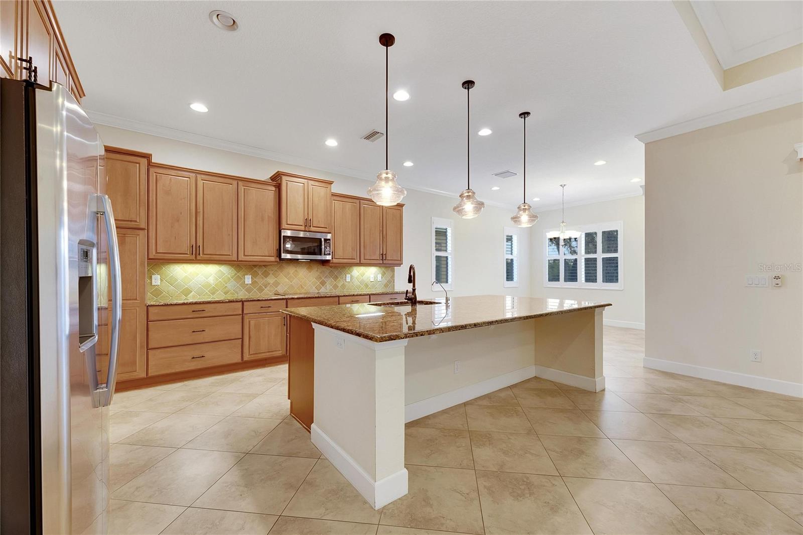 1533 EMERALD DUNES DR, SUN CITY CENTER, FL, 33573