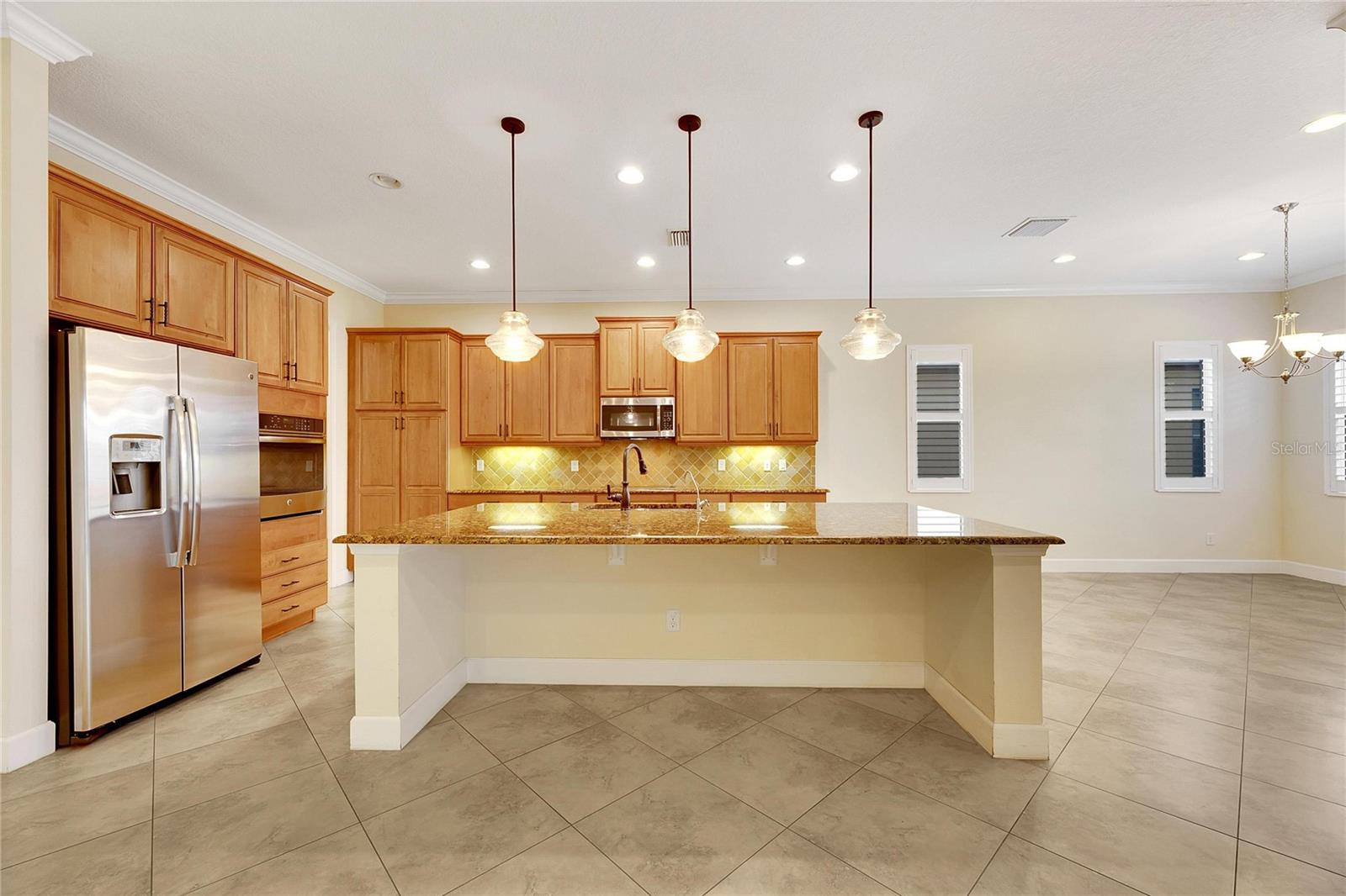 1533 EMERALD DUNES DR, SUN CITY CENTER, FL, 33573